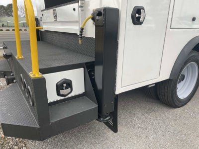 2025 Ford Super Duty F-550 DRW F-550® XL