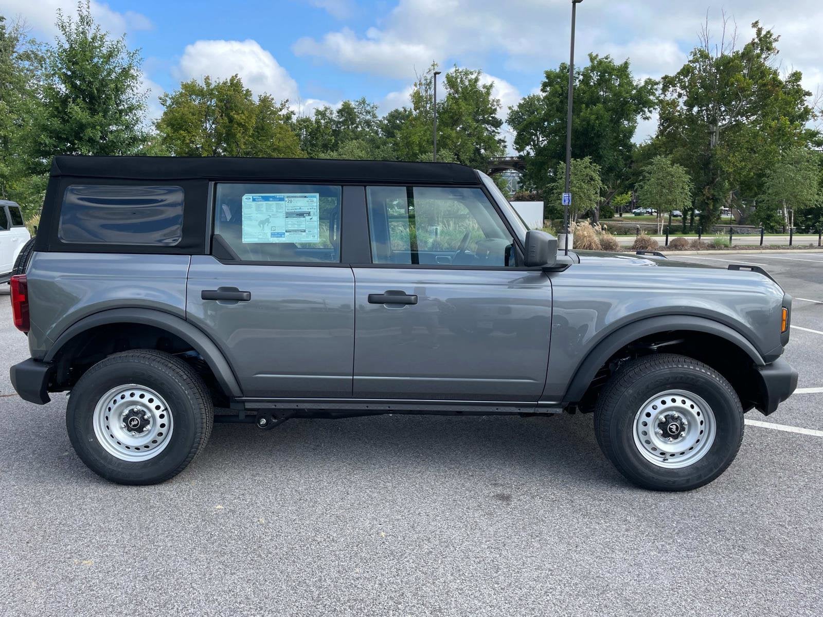 2025 Ford Bronco Base