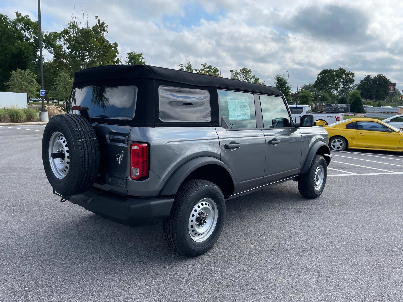 2025 Ford Bronco Base