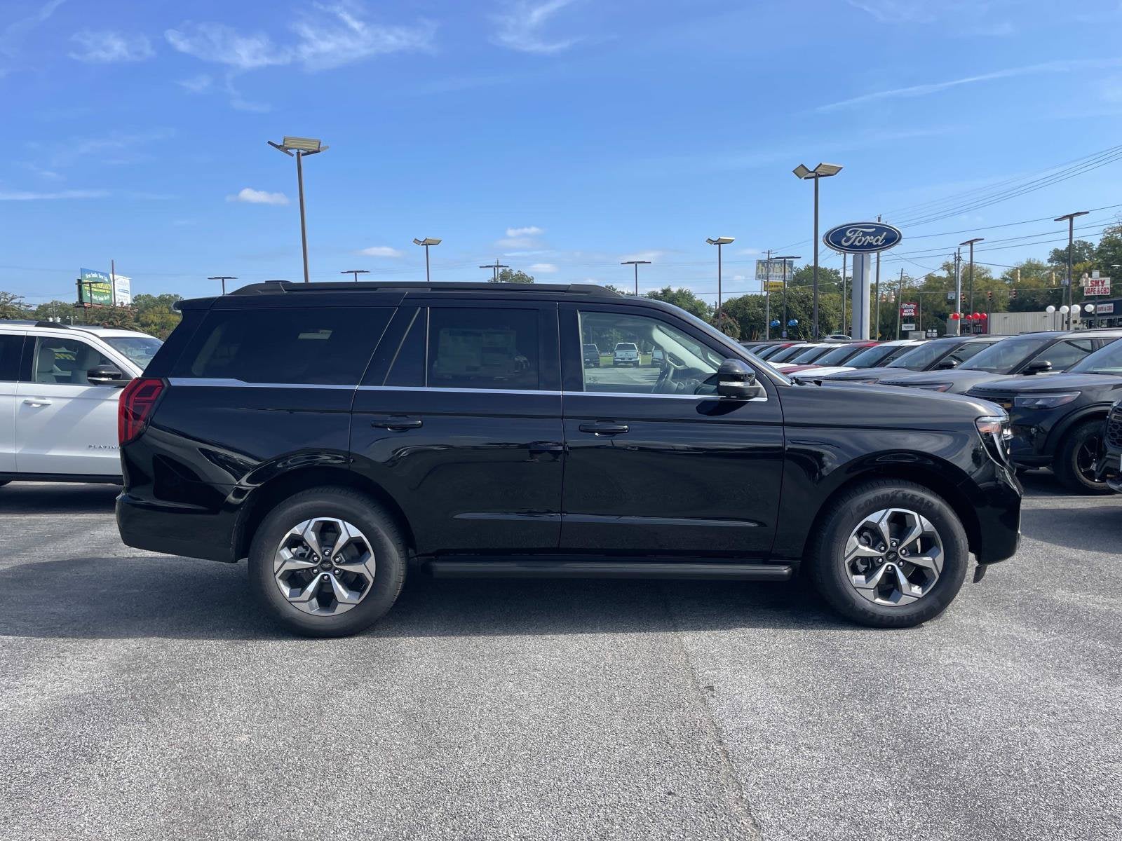 2027 Ford Expedition Active