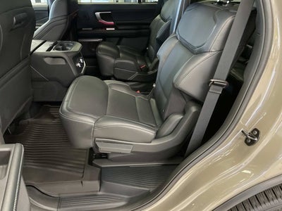 2027 Ford Expedition Platinum