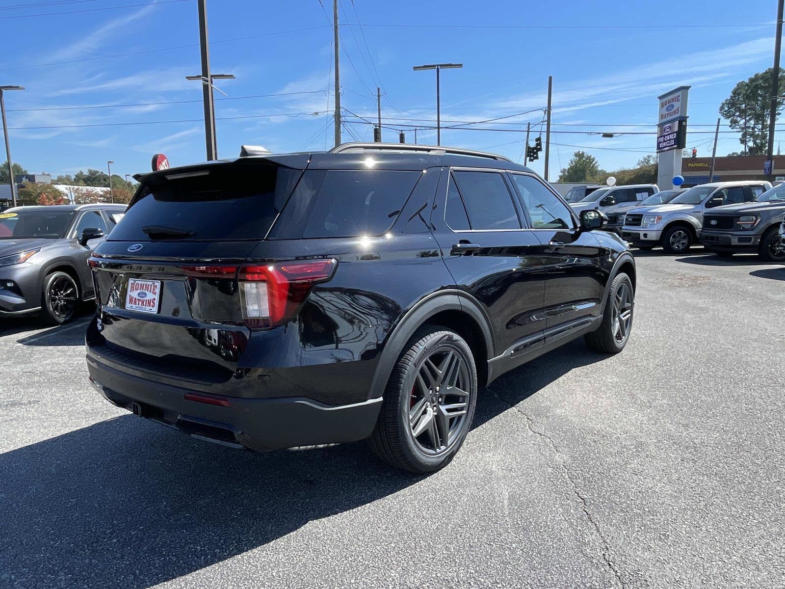 2025 Ford Explorer ST-Line