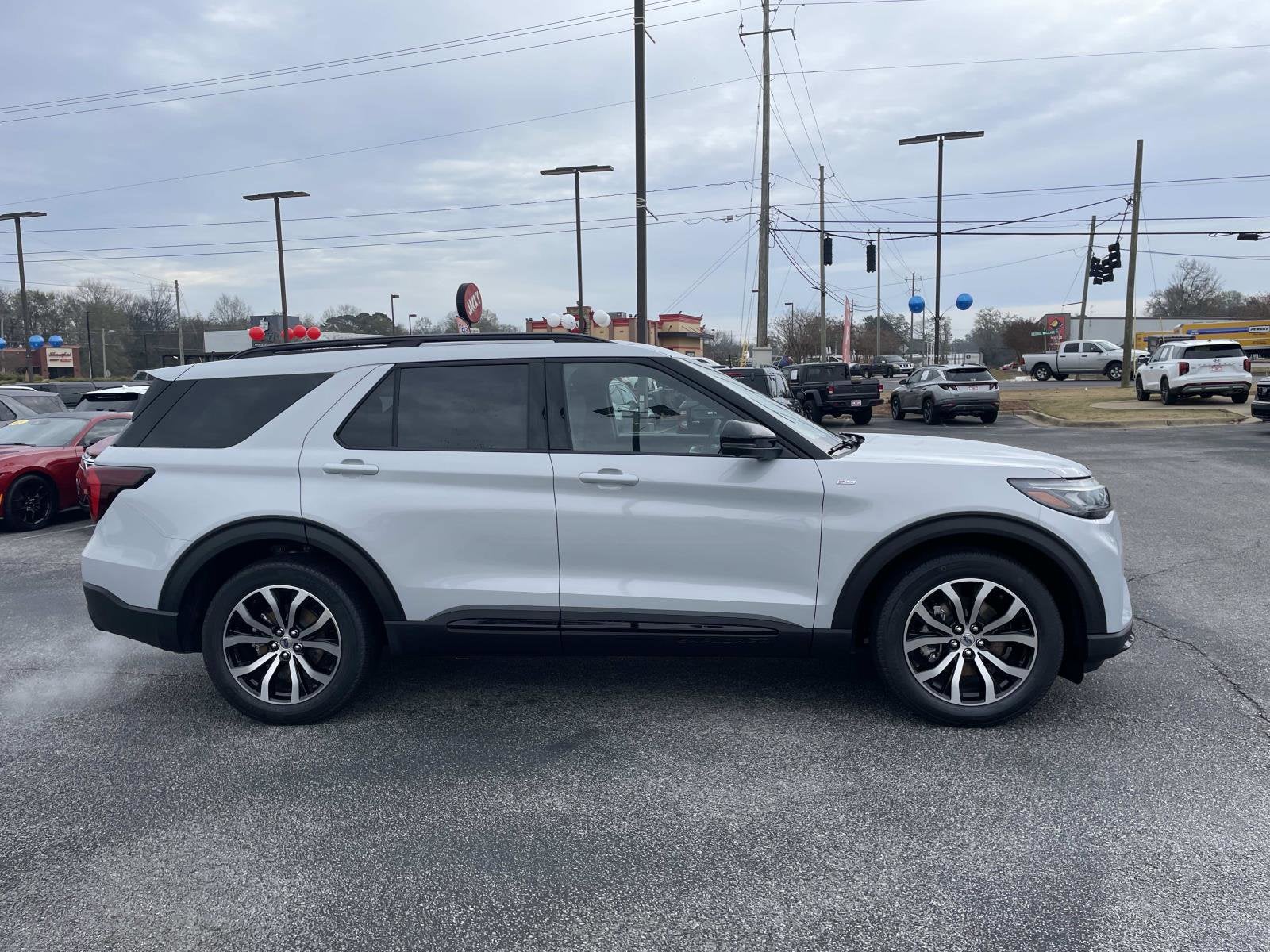 2026 Ford Explorer ST-Line