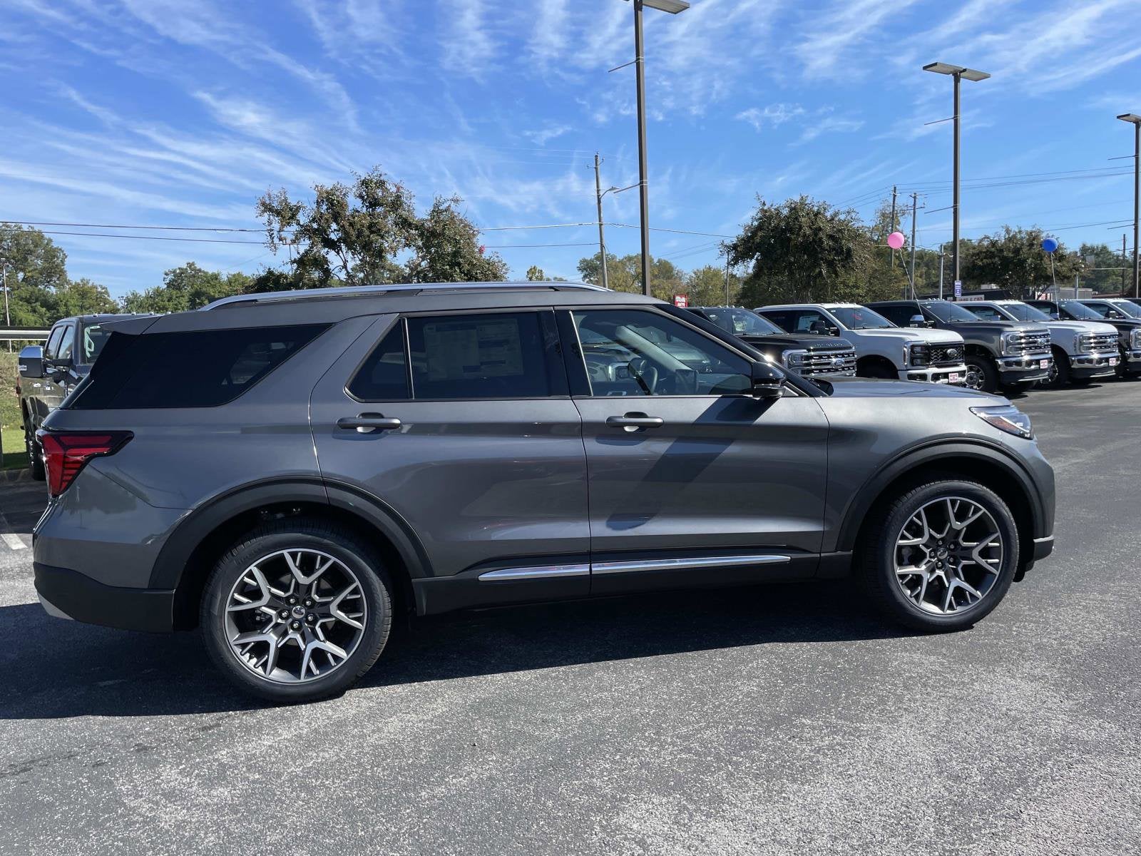 2025 Ford Explorer Platinum