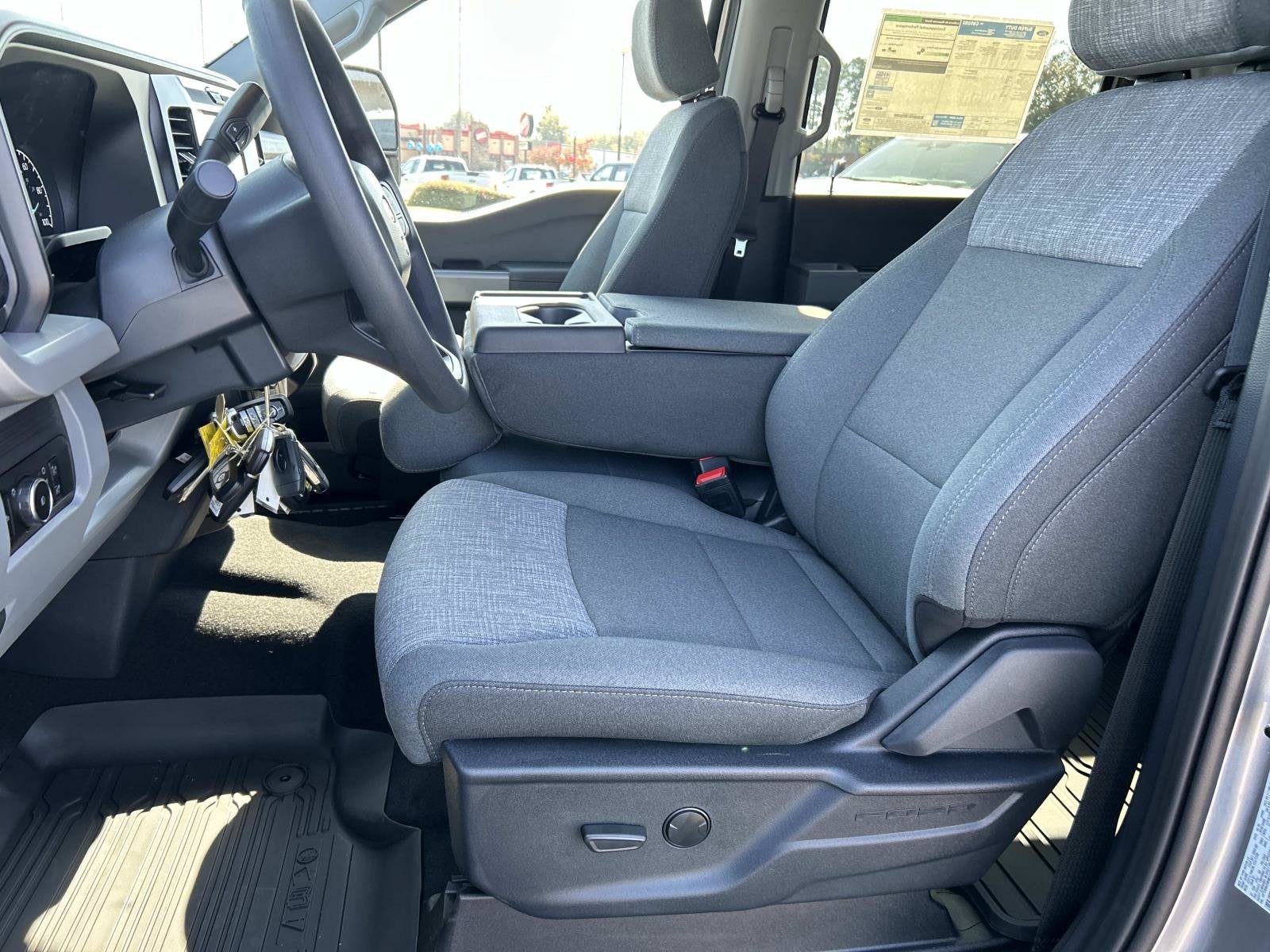 2027 Ford Super Duty F-250 SRW F-250® XLT