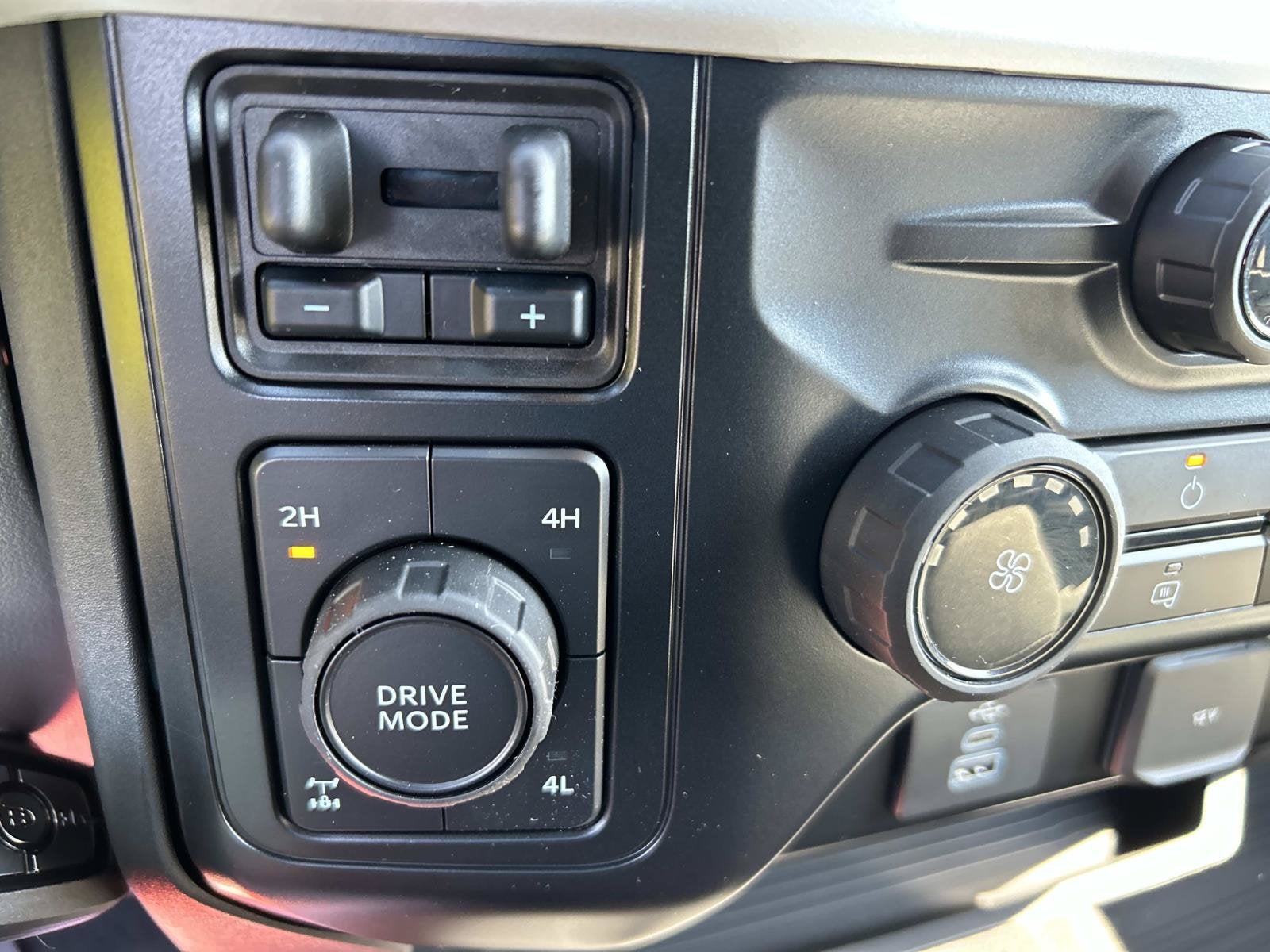 2027 Ford Super Duty F-250 SRW F-250® XLT