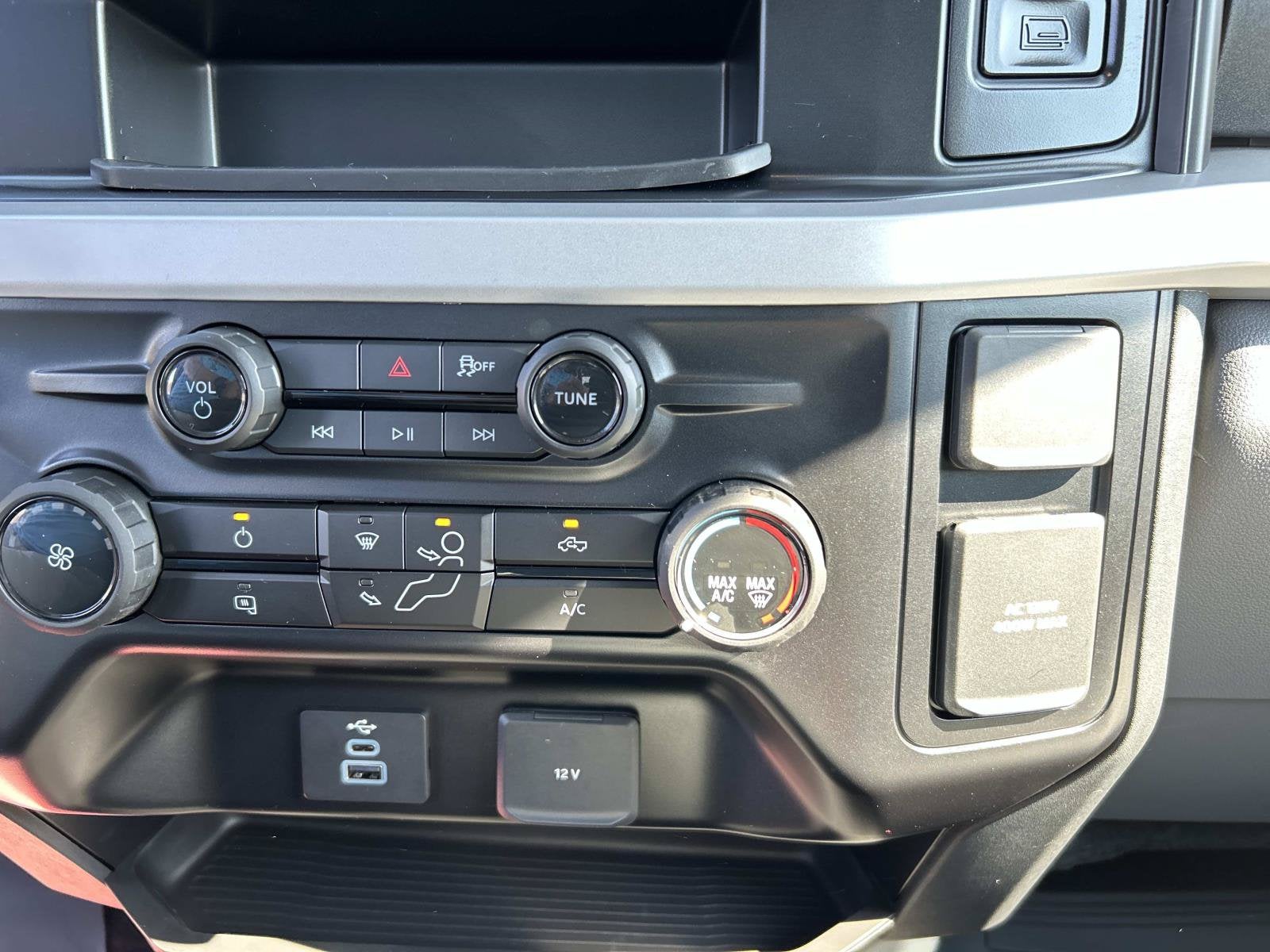 2027 Ford Super Duty F-250 SRW F-250® XLT