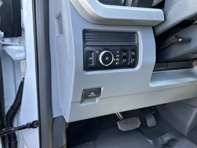 2027 Ford Super Duty F-250 SRW F-250® XLT