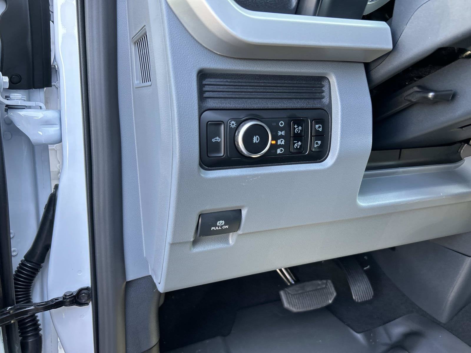 2027 Ford Super Duty F-250 SRW F-250® XLT