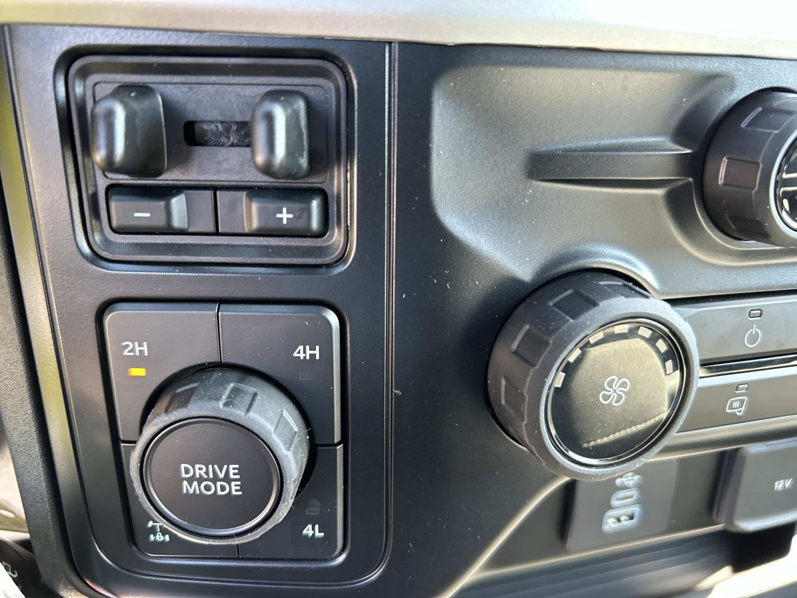 2027 Ford Super Duty F-250 SRW F-250® XLT