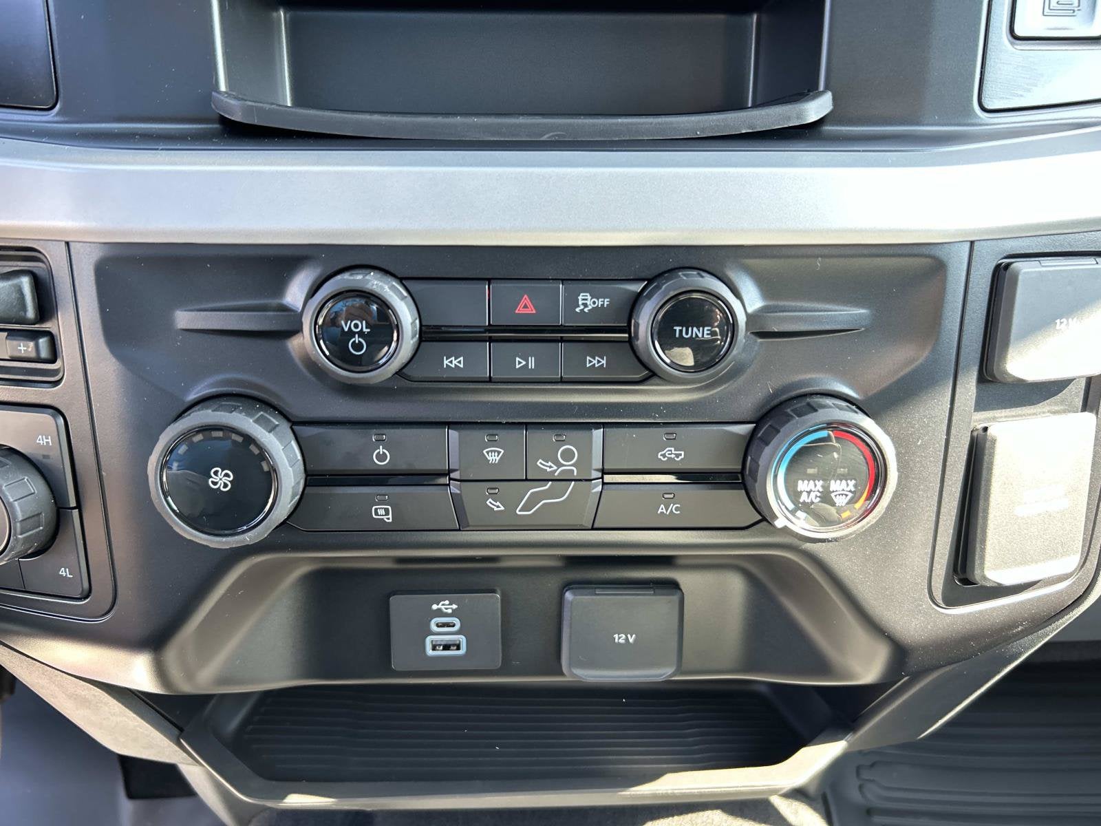2027 Ford Super Duty F-250 SRW F-250® XLT