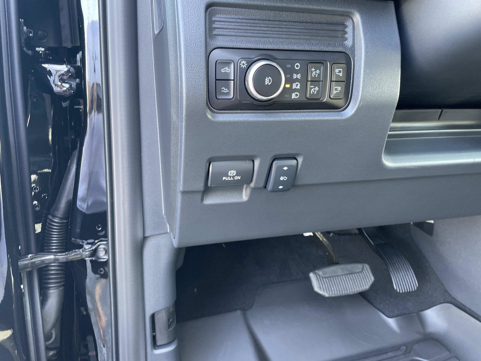 2027 Ford Super Duty F-250 SRW F-250® Platinum®