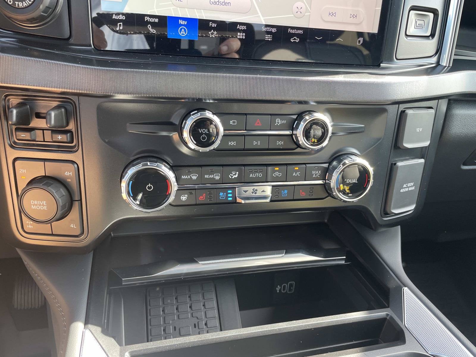2027 Ford Super Duty F-250 SRW F-250® Platinum®