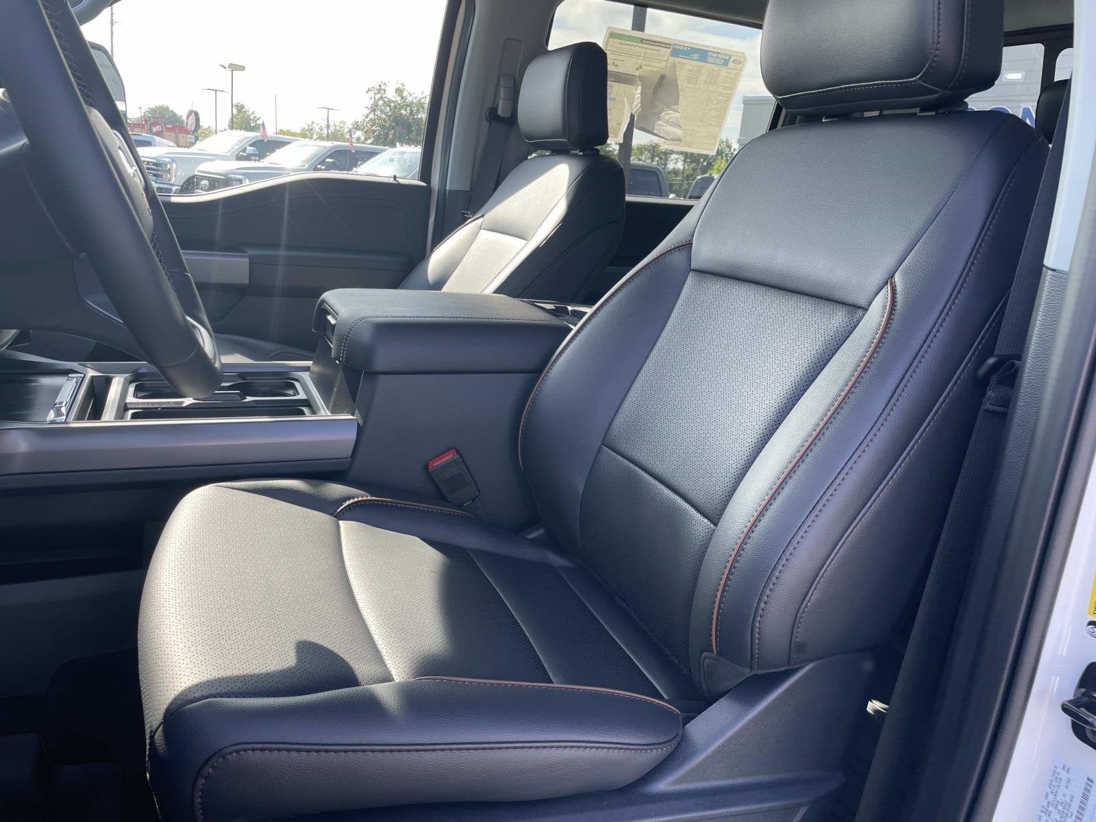 2027 Ford Super Duty F-250 SRW F-250® Lariat®