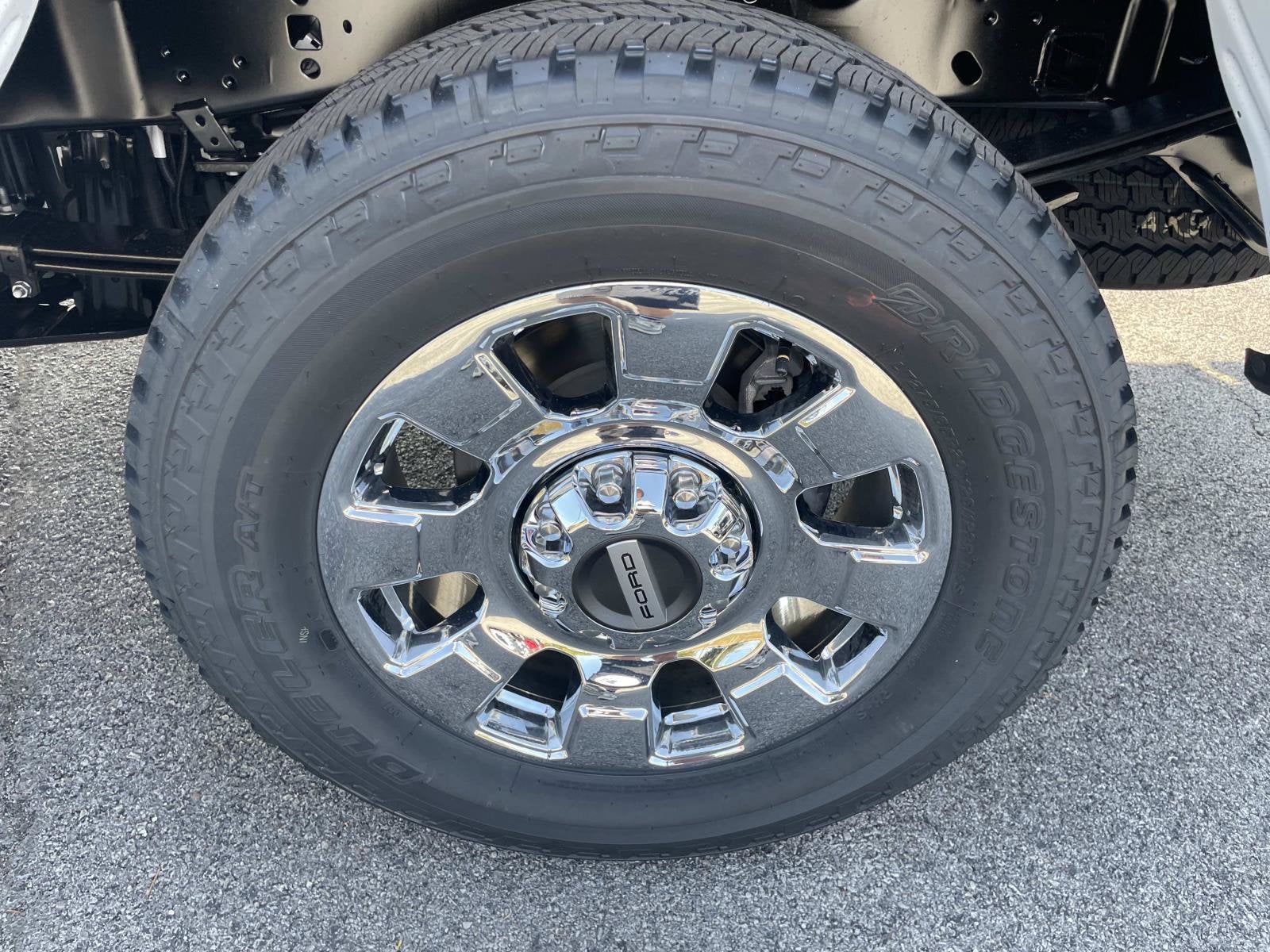 2027 Ford Super Duty F-250 SRW F-250® Lariat®