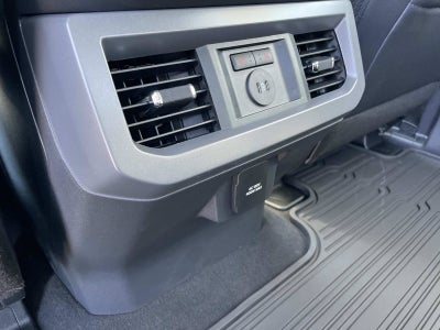 2027 Ford Super Duty F-250 SRW F-250® Lariat®