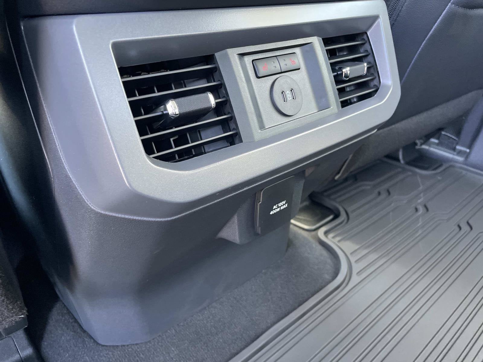 2027 Ford Super Duty F-250 SRW F-250® Lariat®