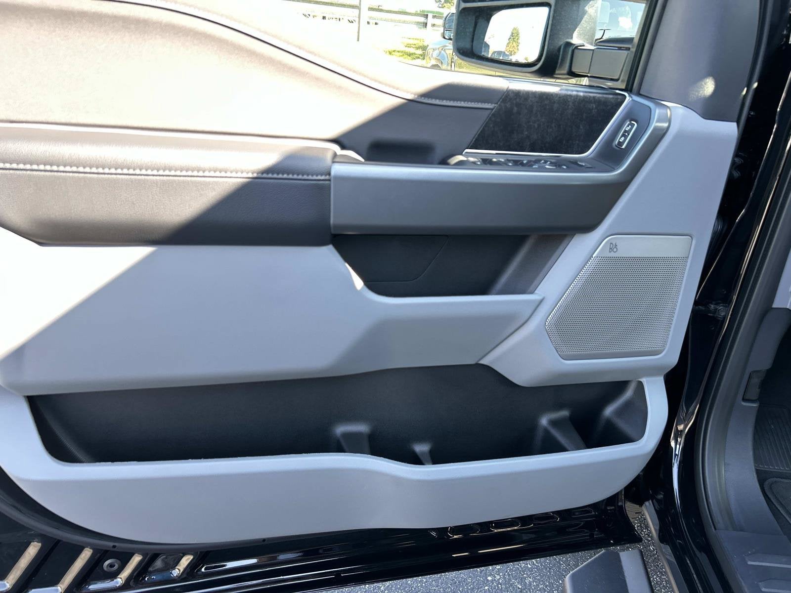 2027 Ford Super Duty F-250 SRW F-250® XLT