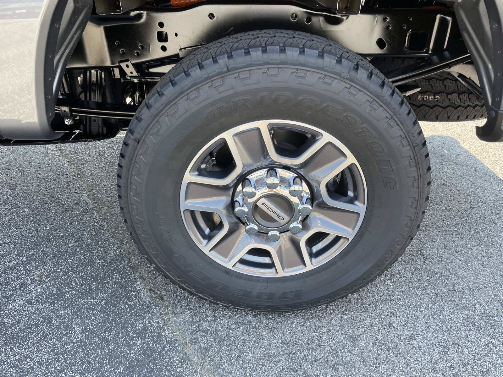2027 Ford Super Duty F-250 SRW F-250® Lariat®