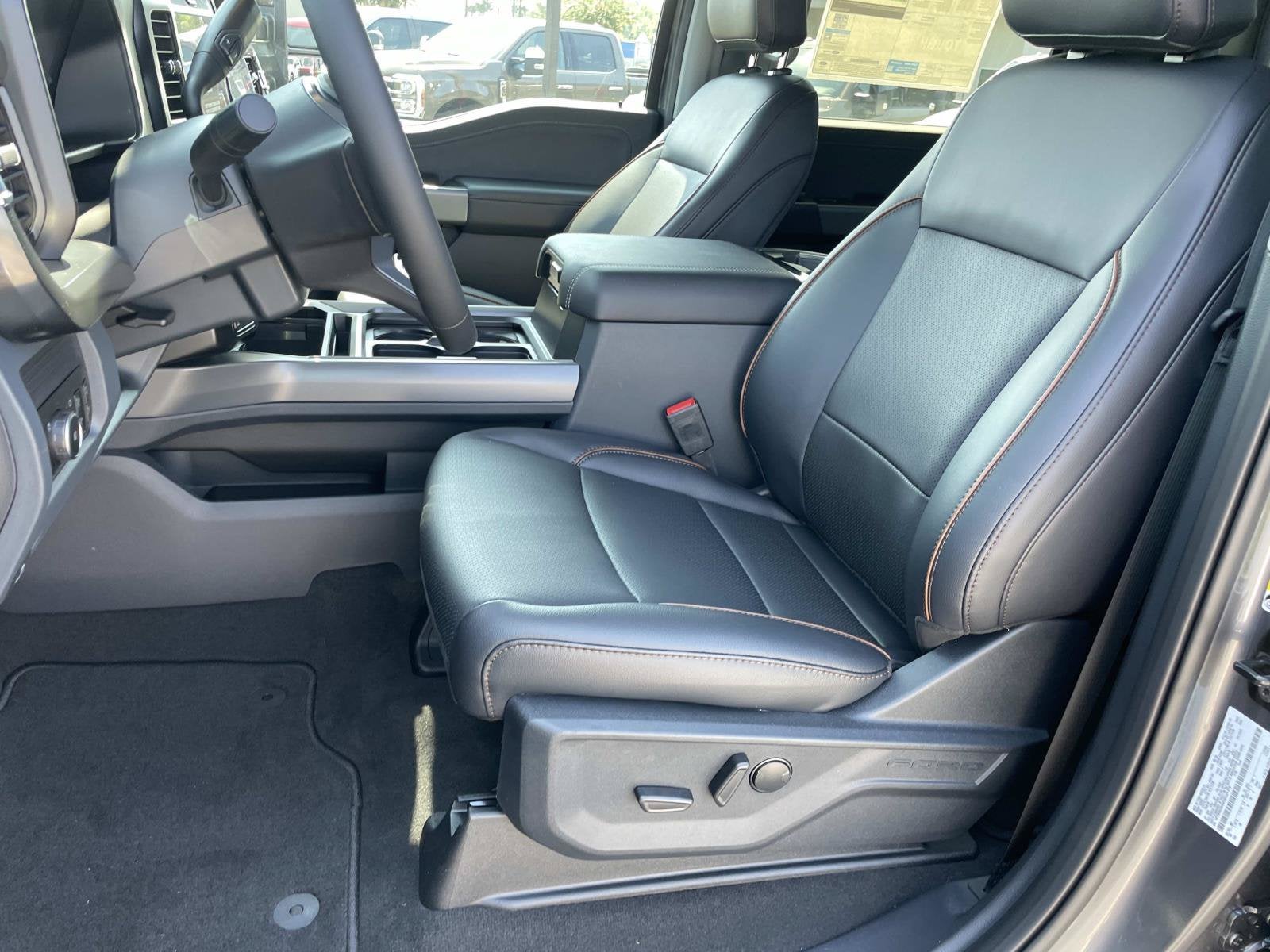 2027 Ford Super Duty F-250 SRW F-250® Lariat®