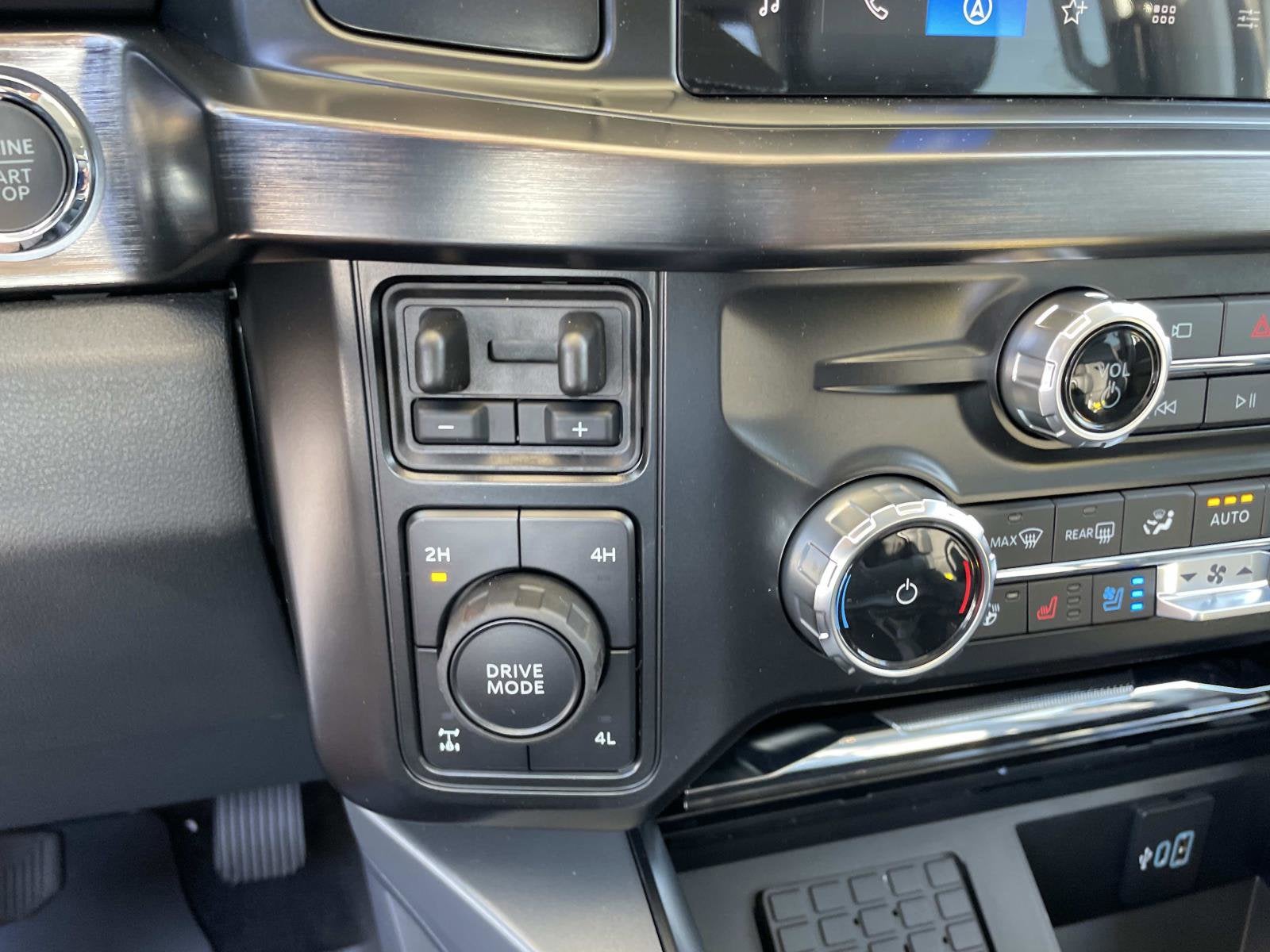 2026 Ford Super Duty F-350 SRW F-350® Lariat®