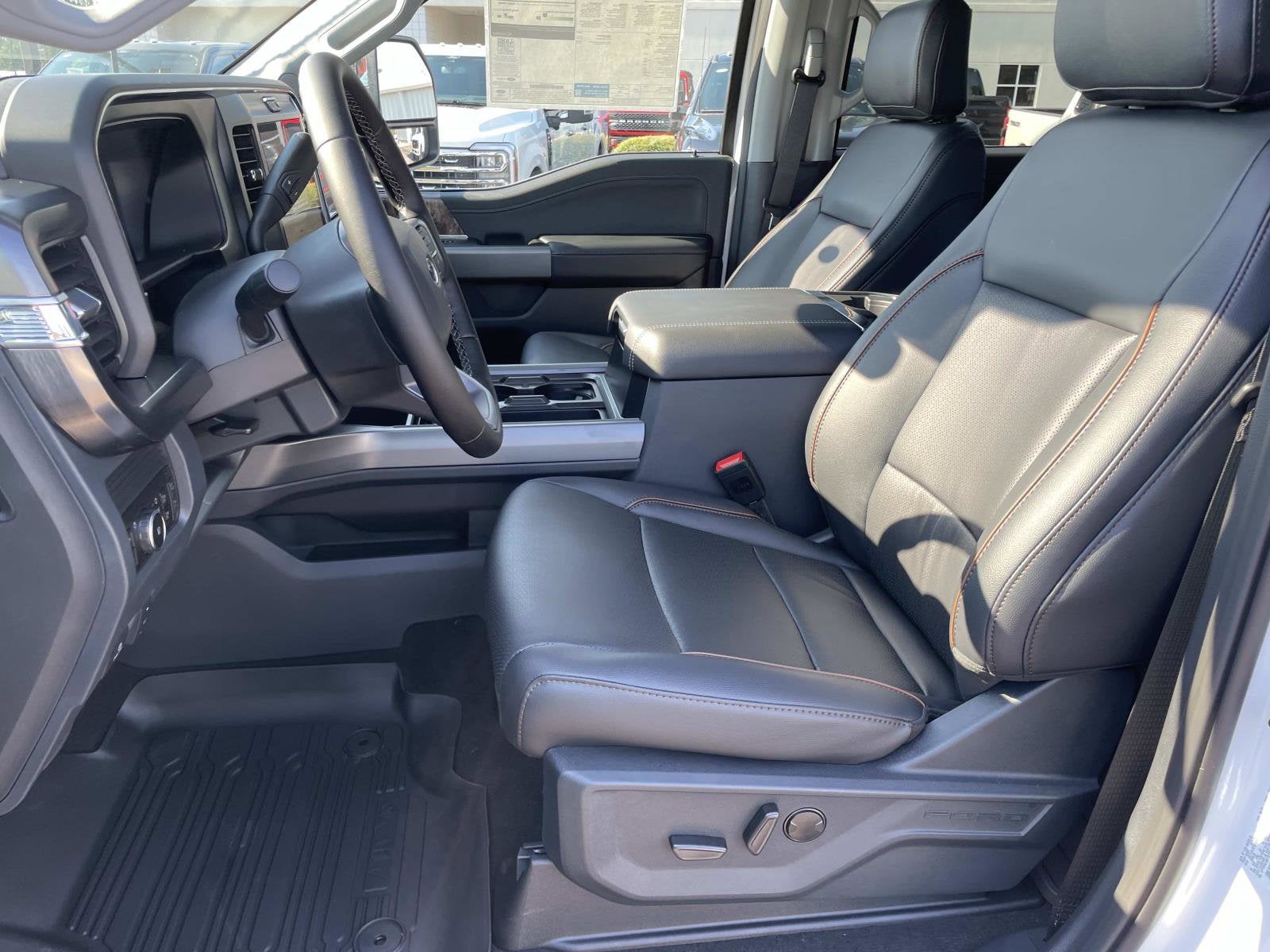 2026 Ford Super Duty F-350 SRW F-350® Lariat®