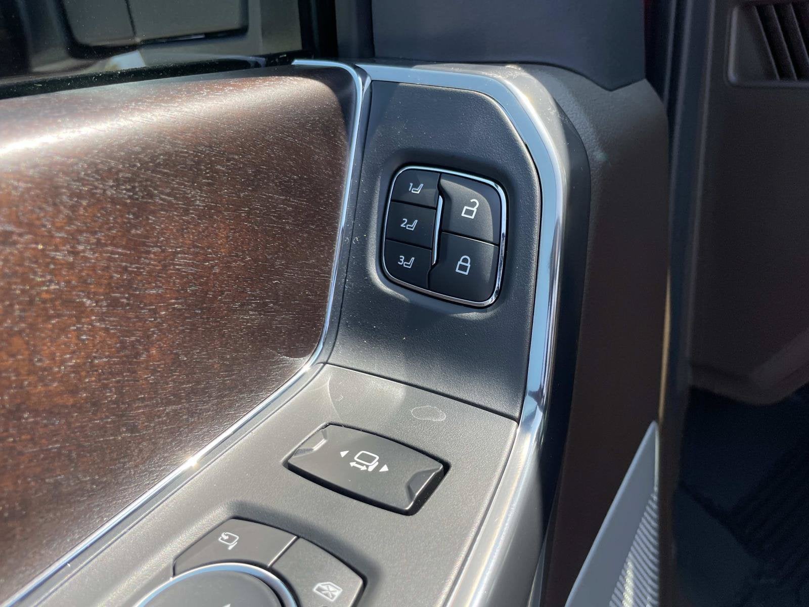2027 Ford Super Duty F-450 DRW F450 4X4 CRW PU