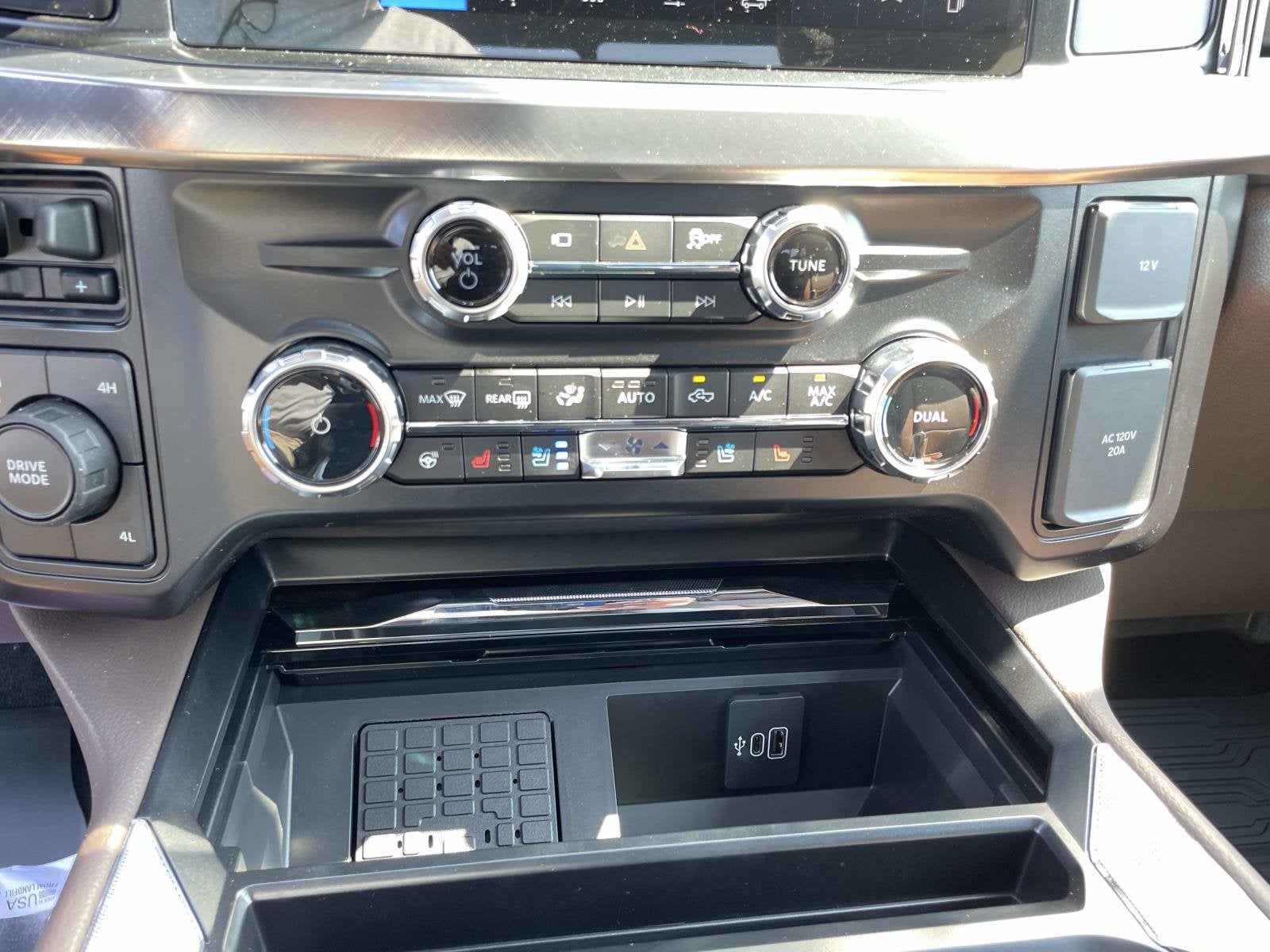 2027 Ford Super Duty F-450 DRW F450 4X4 CRW PU