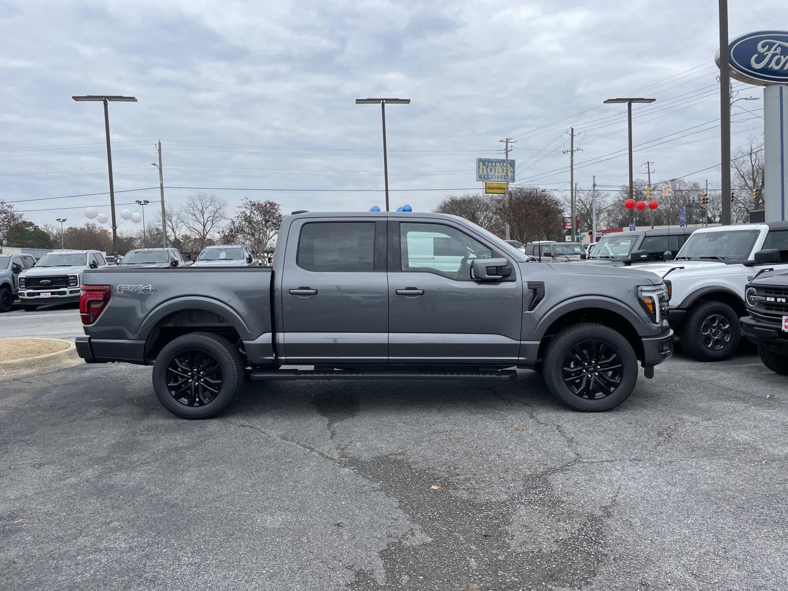2025 Ford F-150 LARIAT