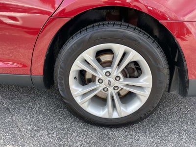 2017 Ford Taurus SEL