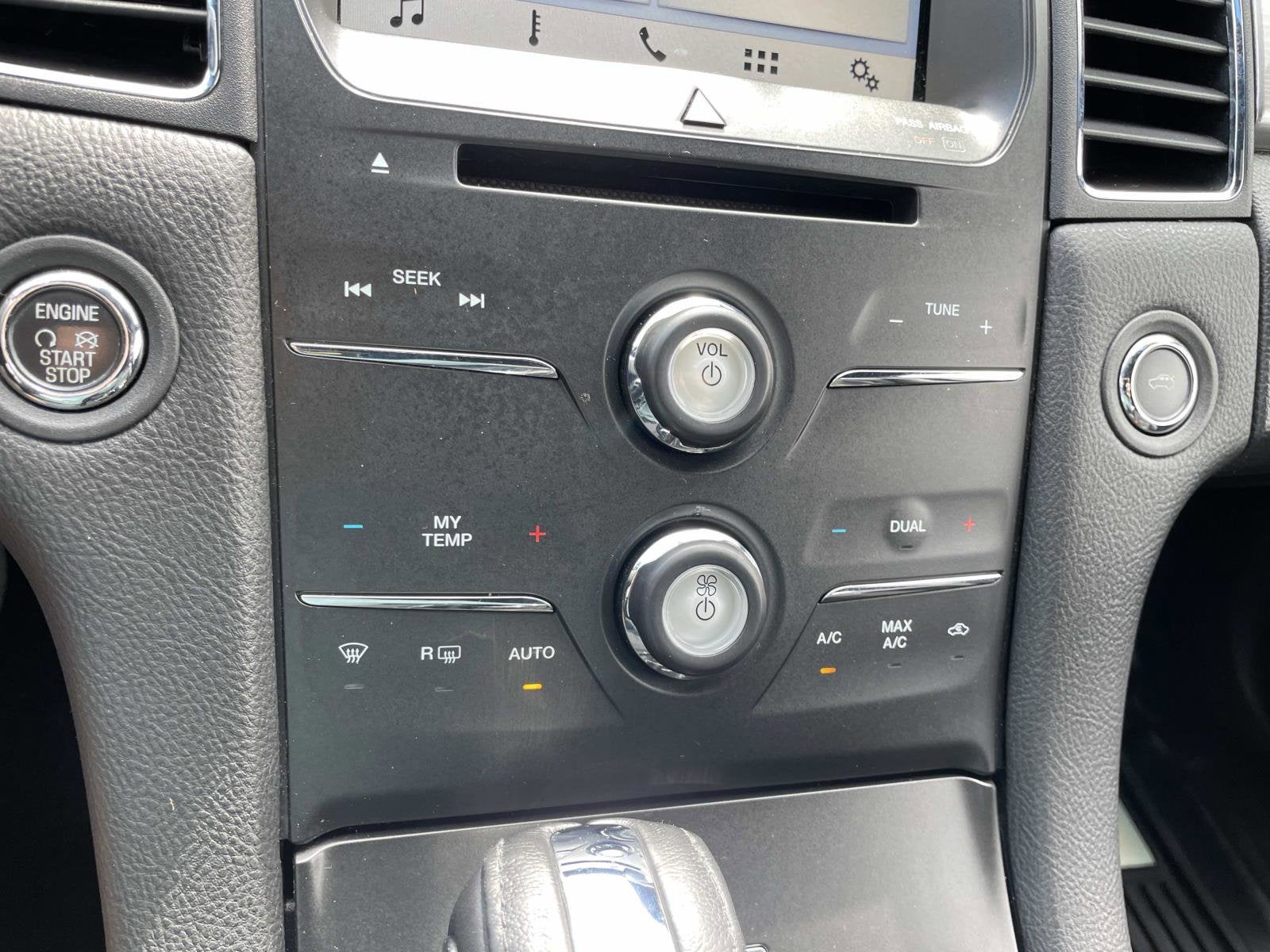 2017 Ford Taurus SEL