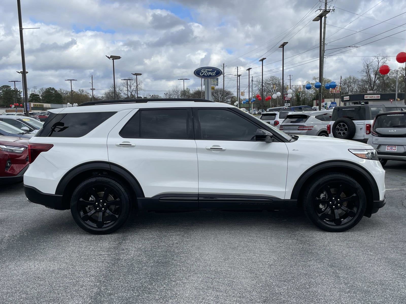 2023 Ford Explorer ST-Line