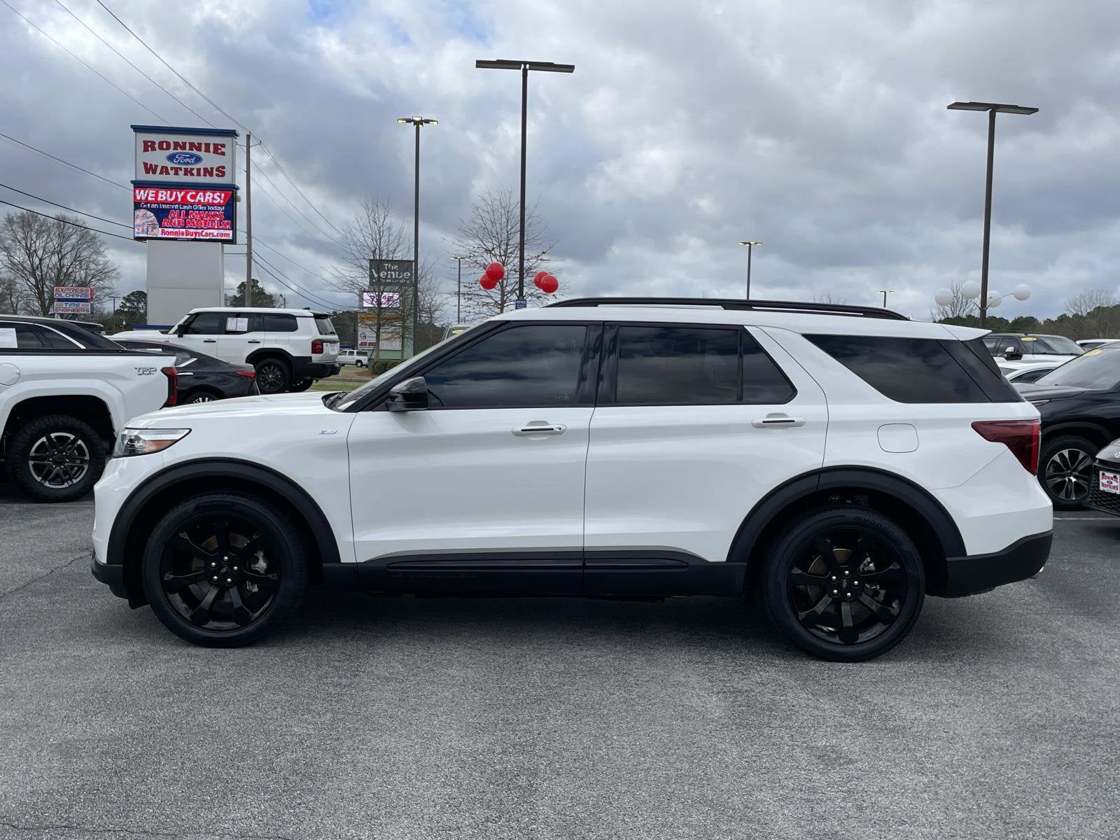 2023 Ford Explorer ST-Line