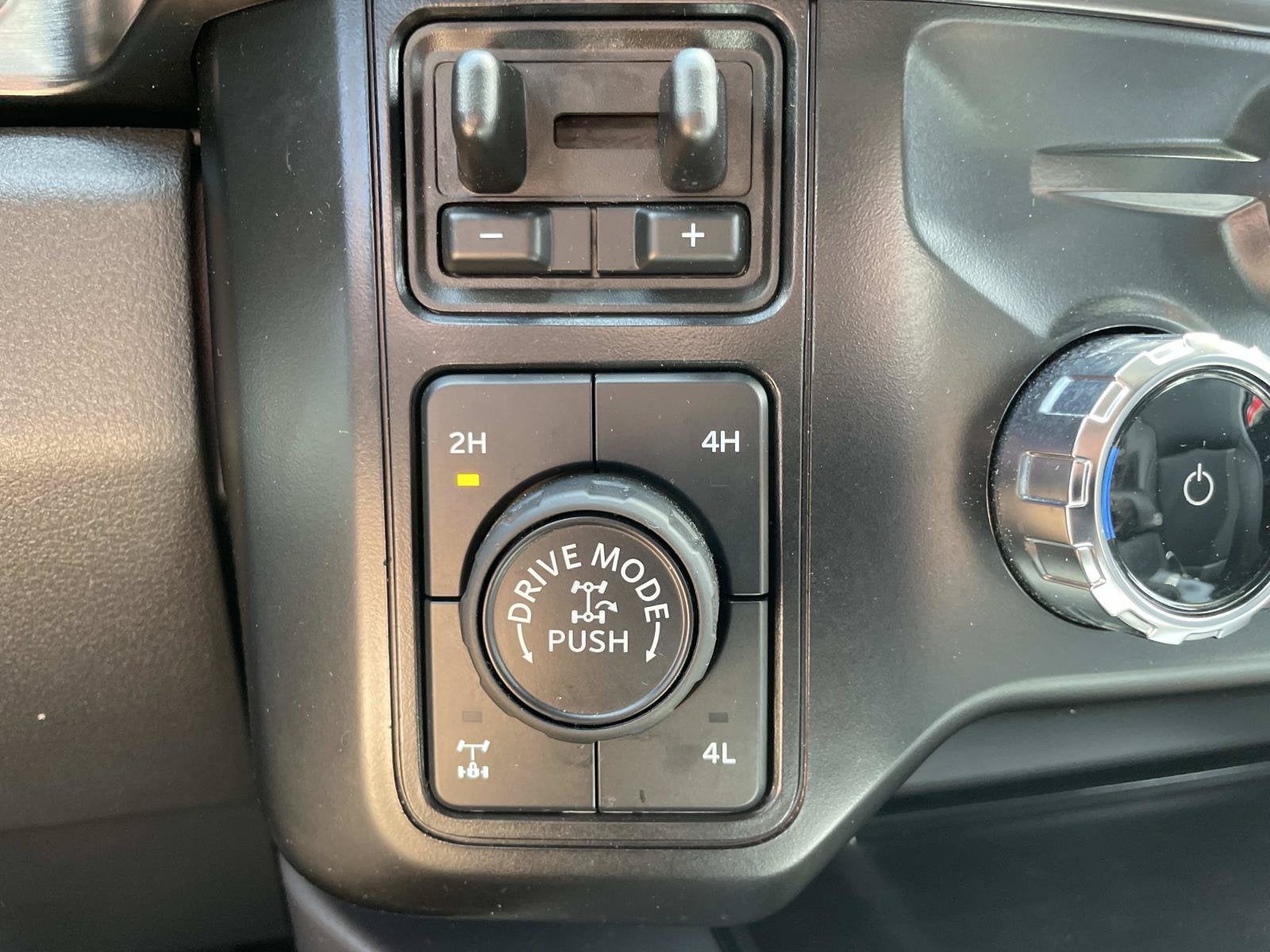 2024 Ford Super Duty F-250 SRW TRUCK