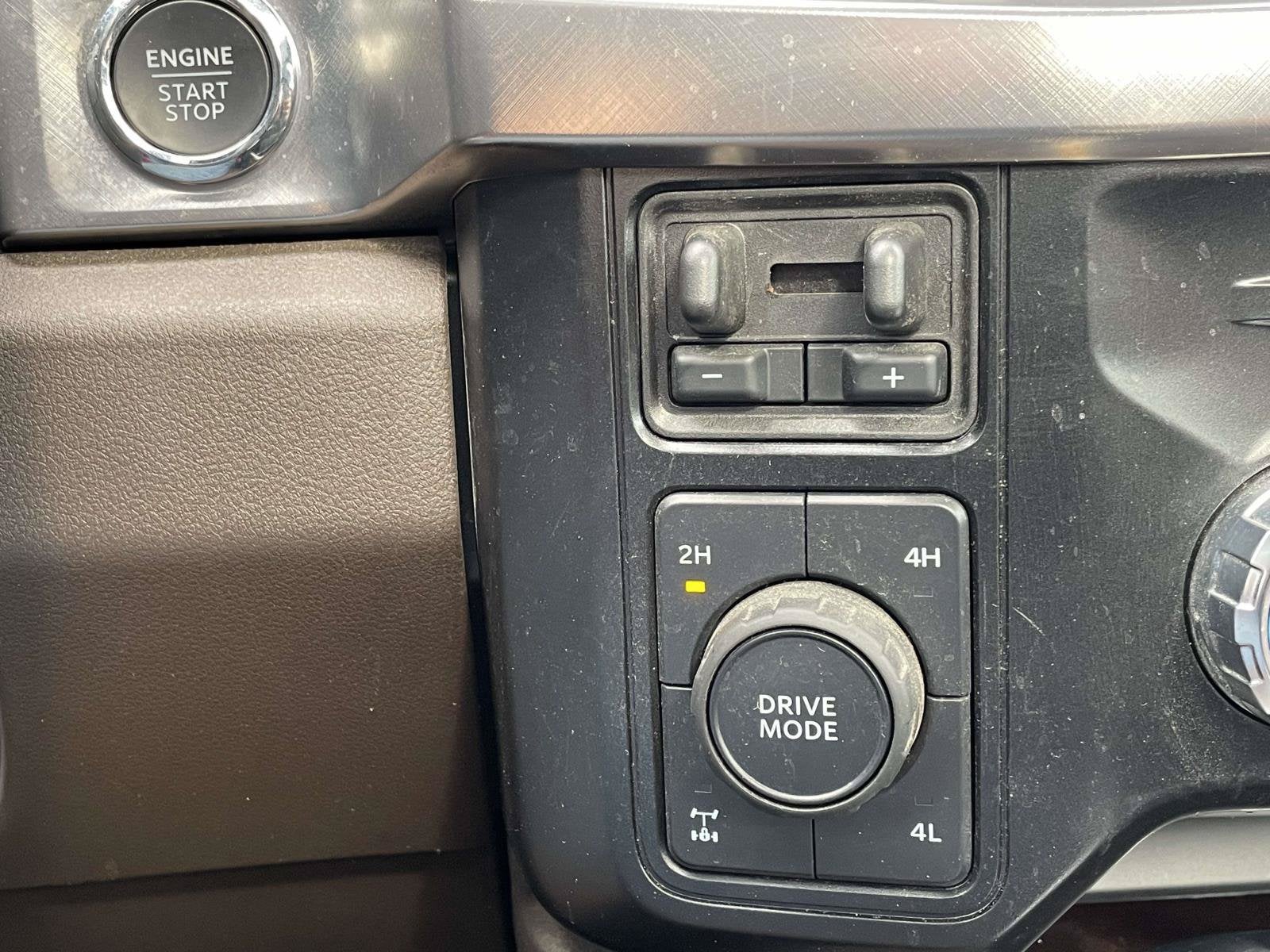 2025 Ford Super Duty F-250 SRW TRUCK