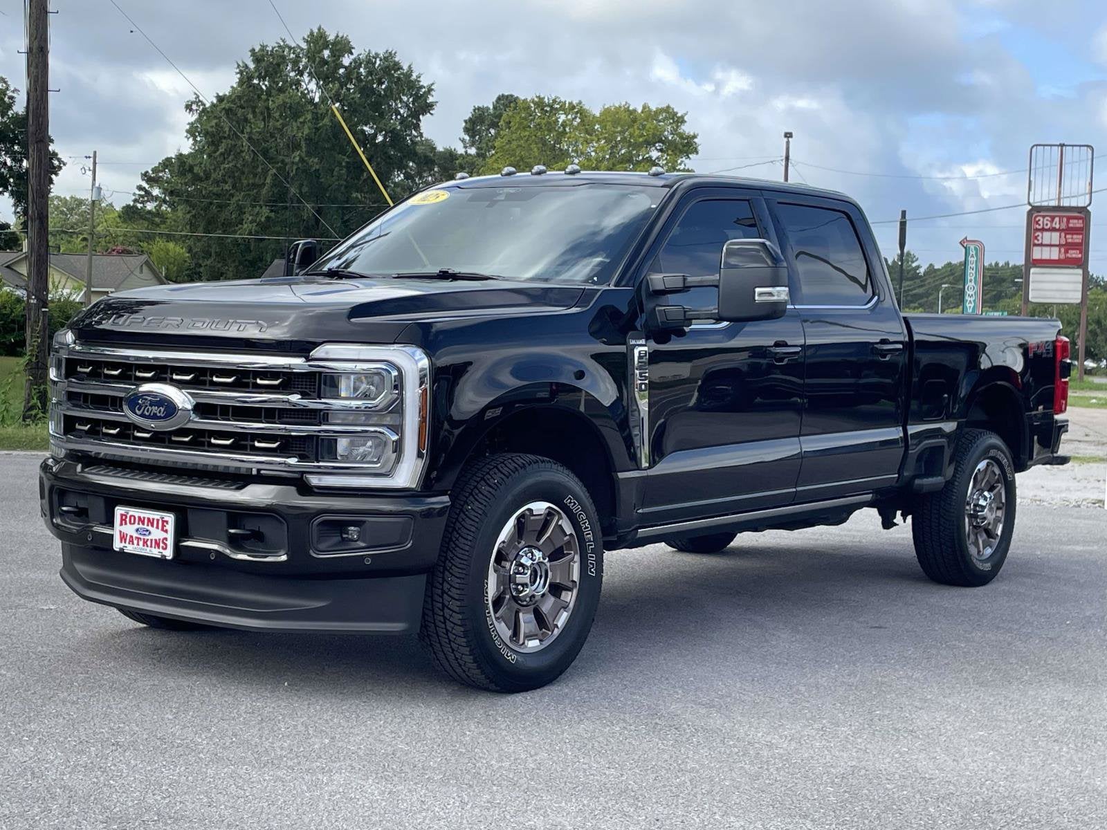 2025 Ford Super Duty F-250 SRW TRUCK
