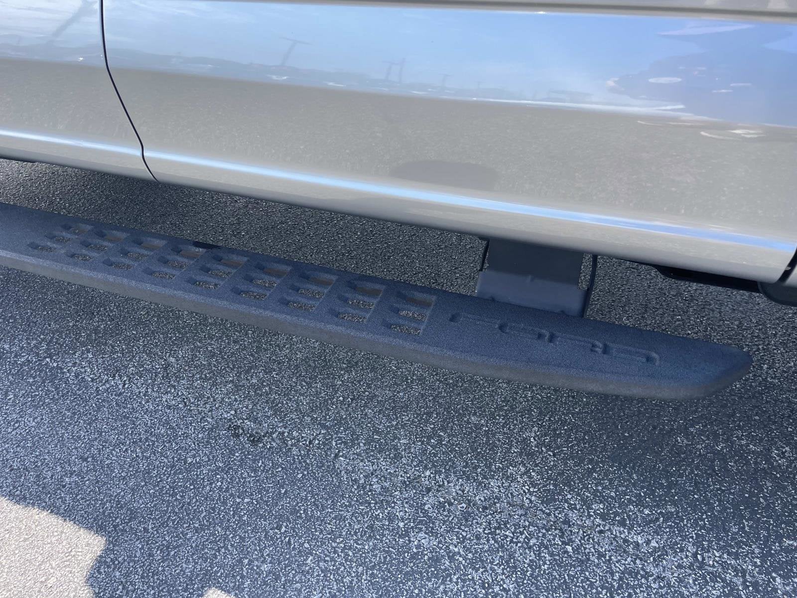 2023 Ford Super Duty F-350 SRW LARIAT 4WD CREW CAB 6.75'