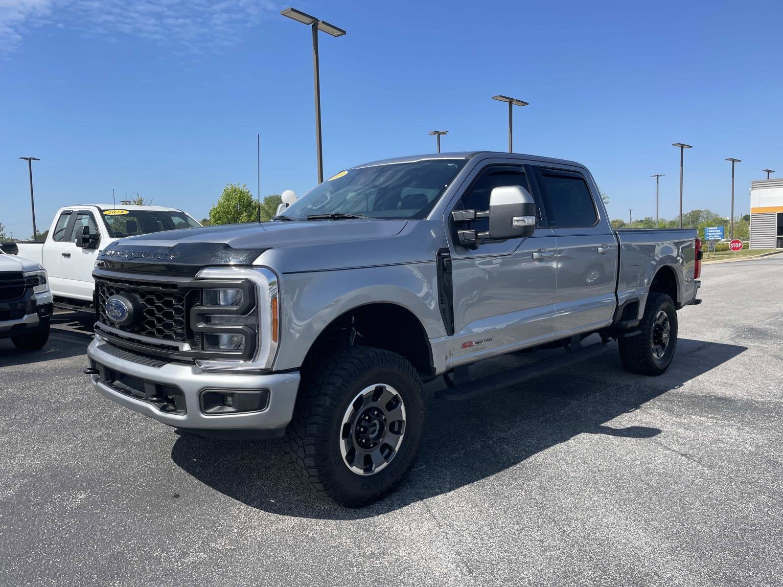 2023 Ford Super Duty F-350 SRW LARIAT 4WD CREW CAB 6.75'
