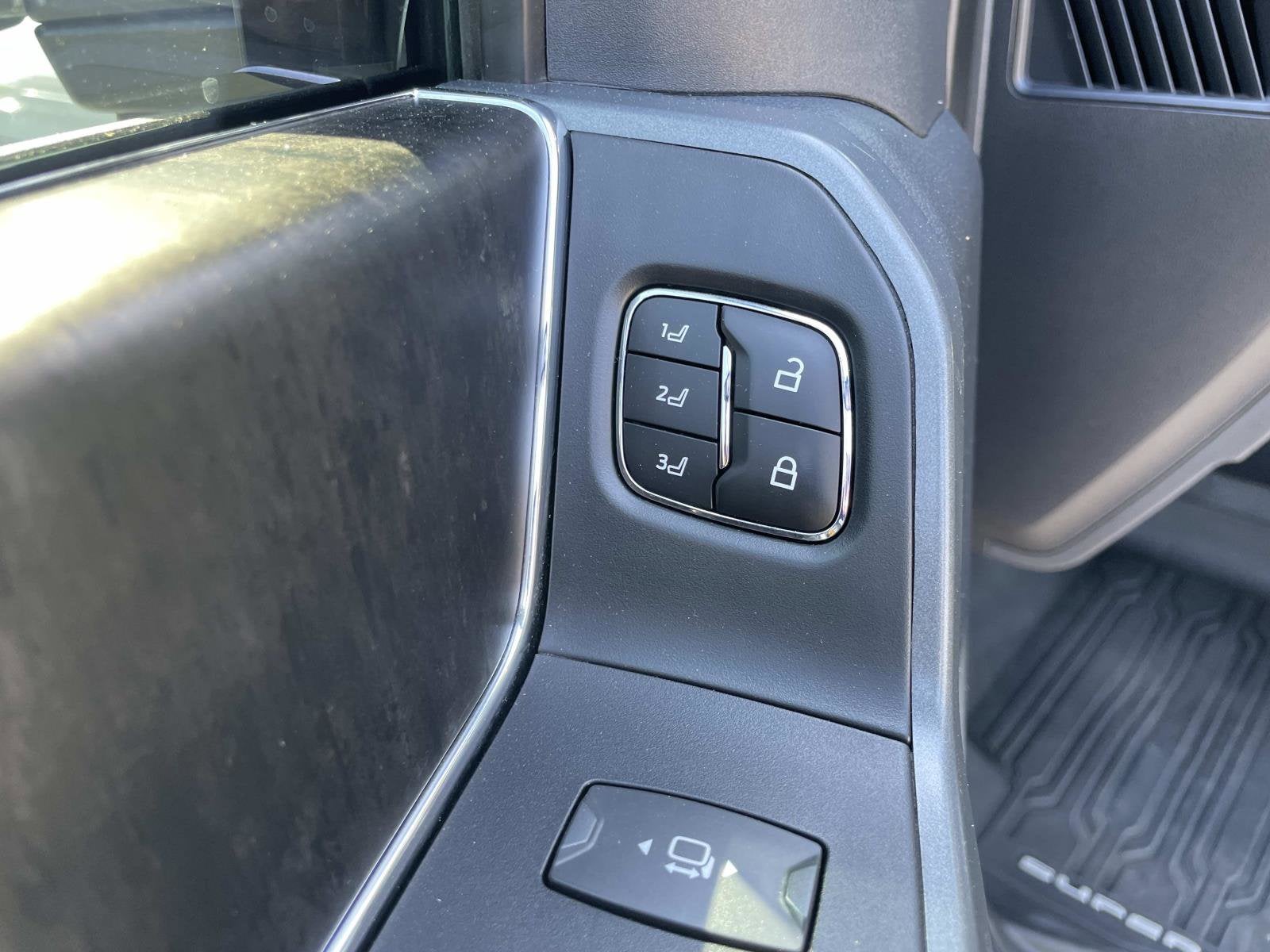 2023 Ford Super Duty F-350 SRW LARIAT 4WD CREW CAB 6.75'