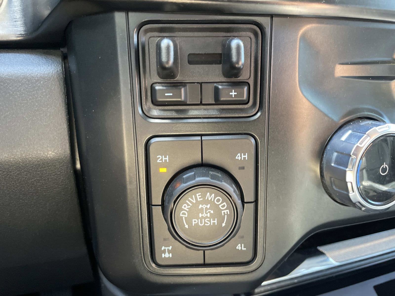 2023 Ford Super Duty F-350 SRW LARIAT 4WD CREW CAB 6.75'
