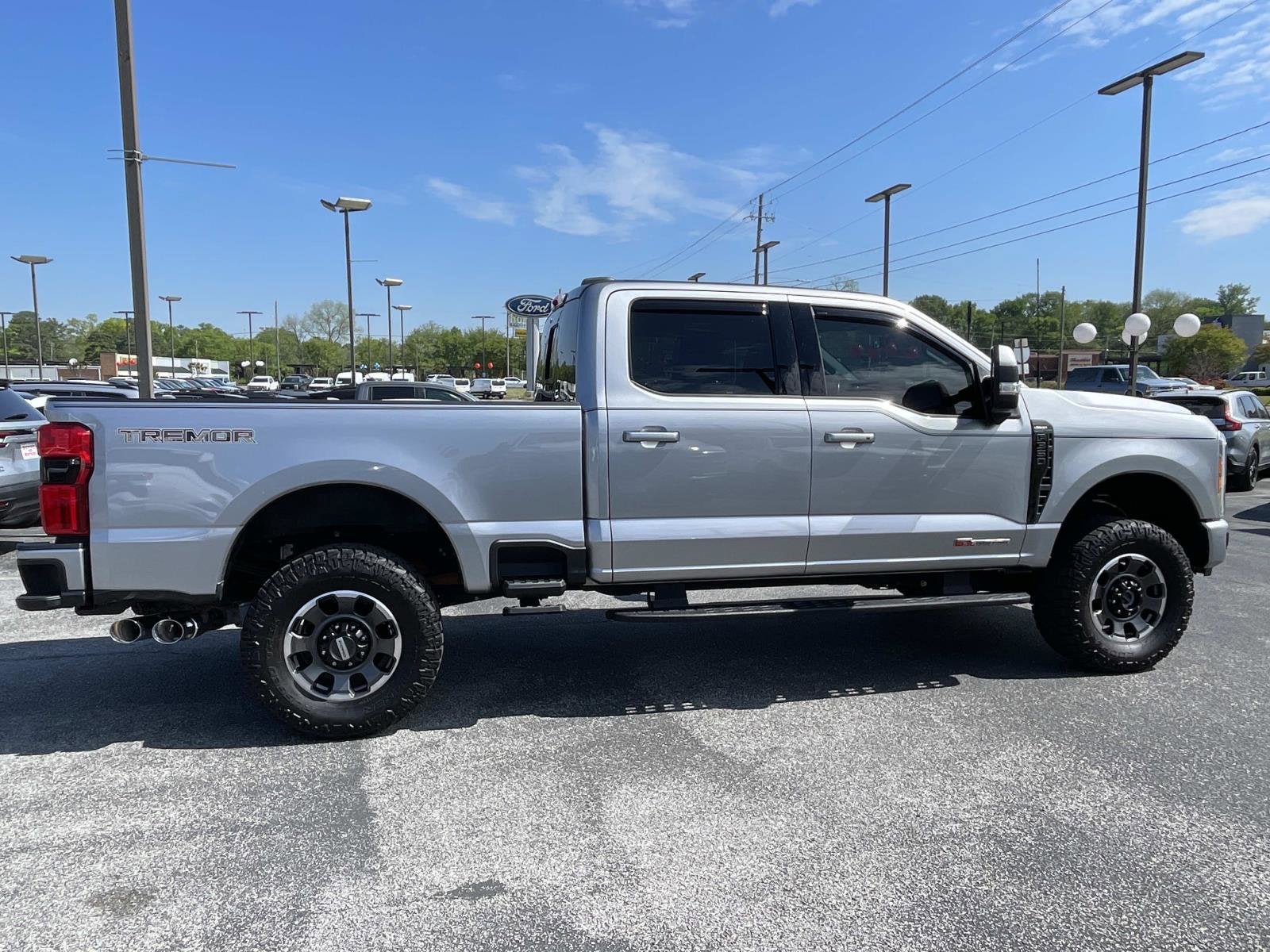 2023 Ford Super Duty F-350 SRW LARIAT 4WD CREW CAB 6.75'