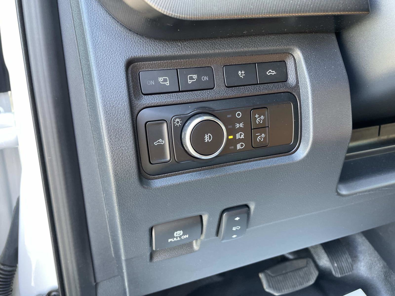 2024 Ford Super Duty F-350 SRW TRUCK