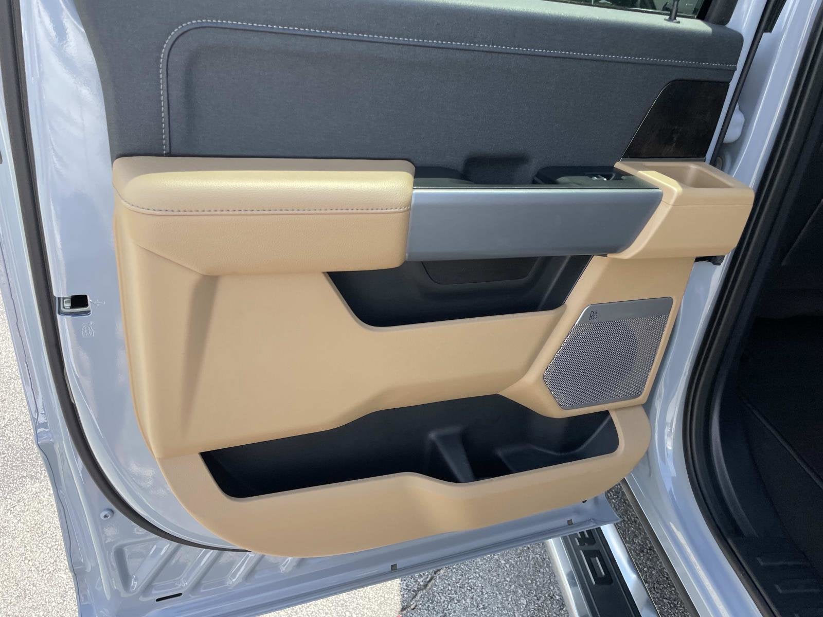 2024 Ford Super Duty F-350 SRW TRUCK