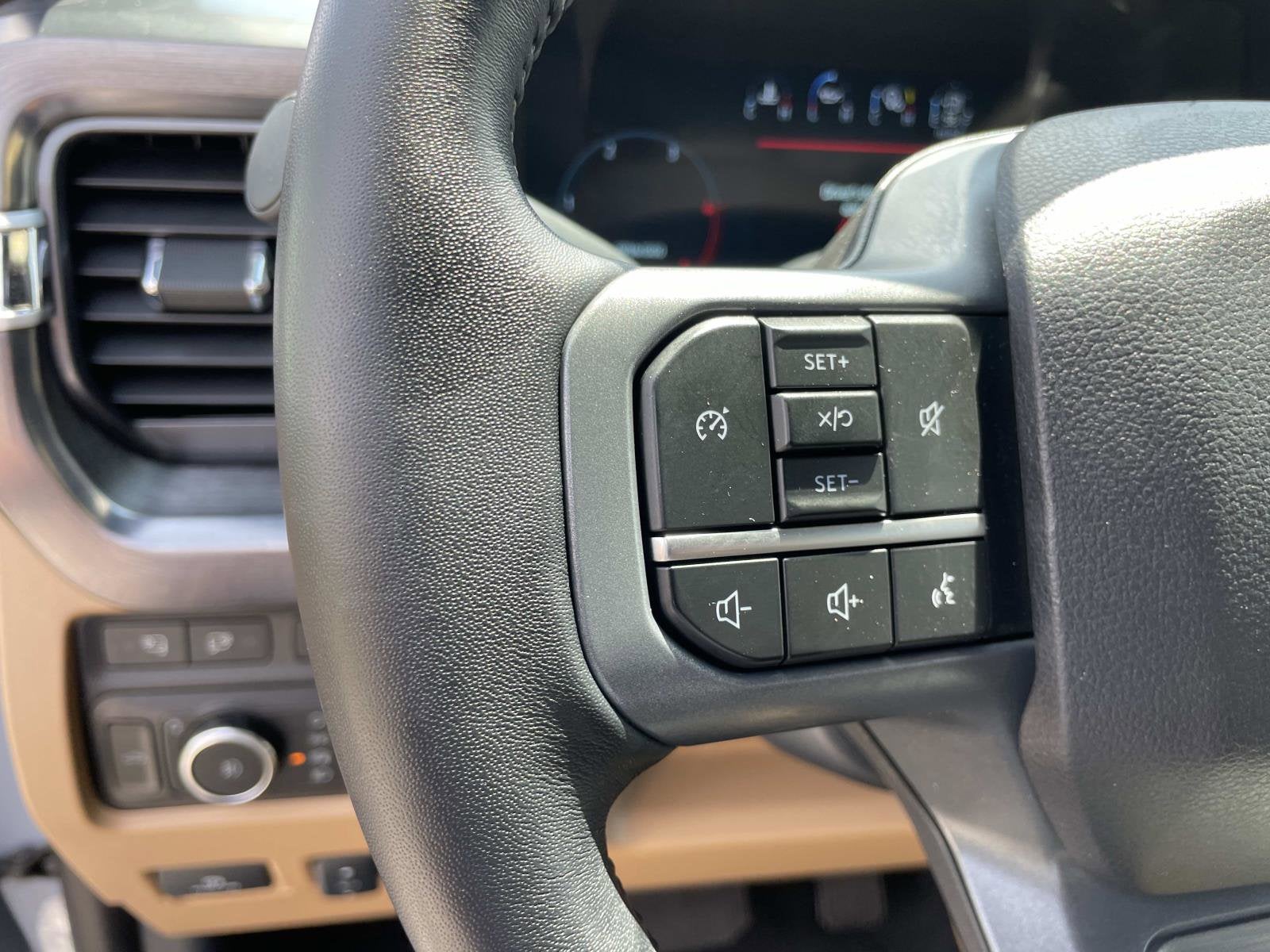 2024 Ford Super Duty F-350 SRW TRUCK