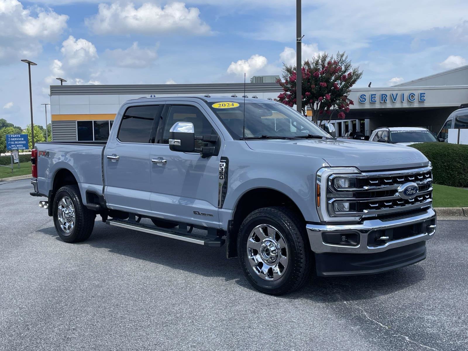 2024 Ford Super Duty F-350 SRW TRUCK