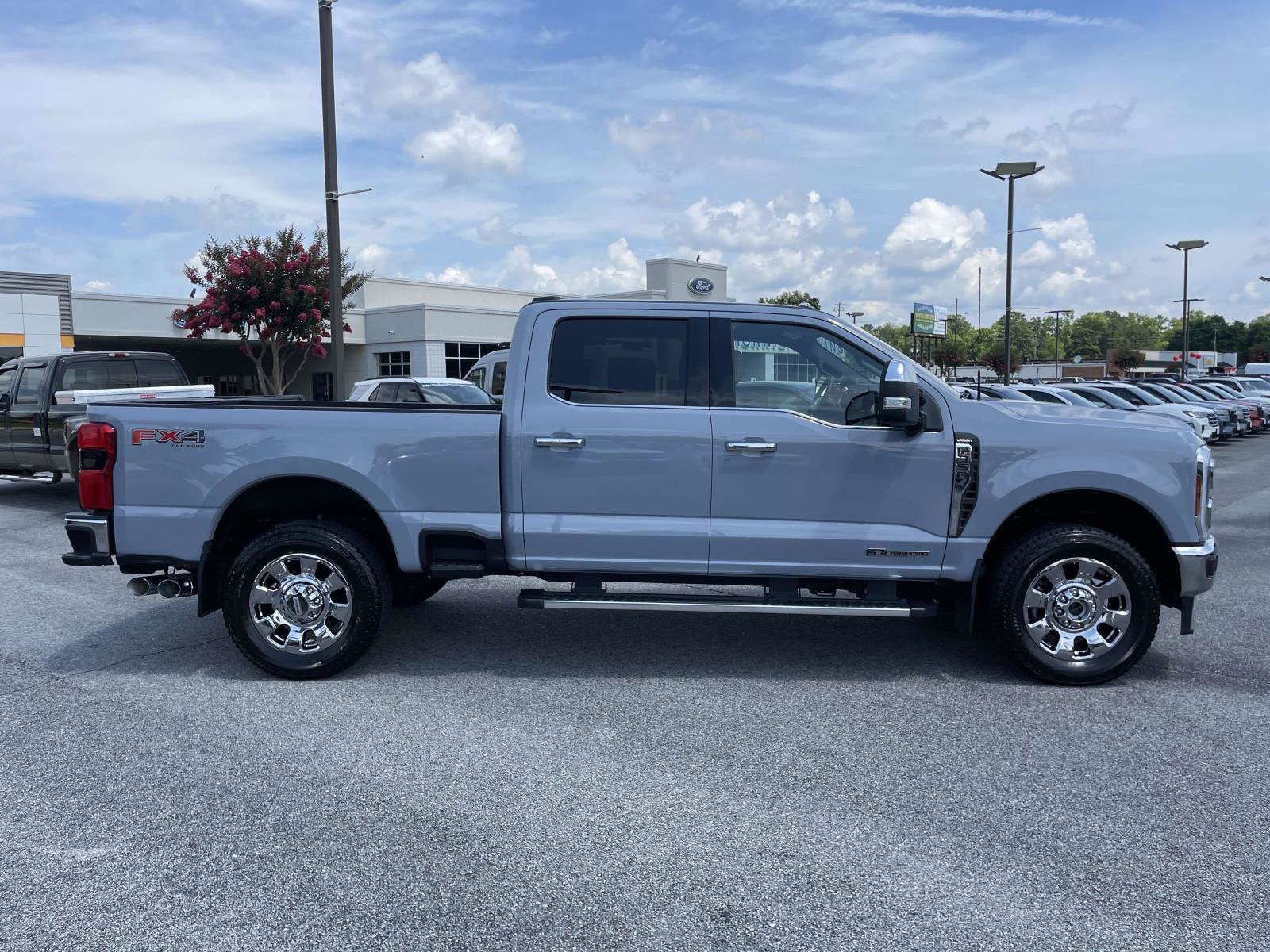 2024 Ford Super Duty F-350 SRW TRUCK