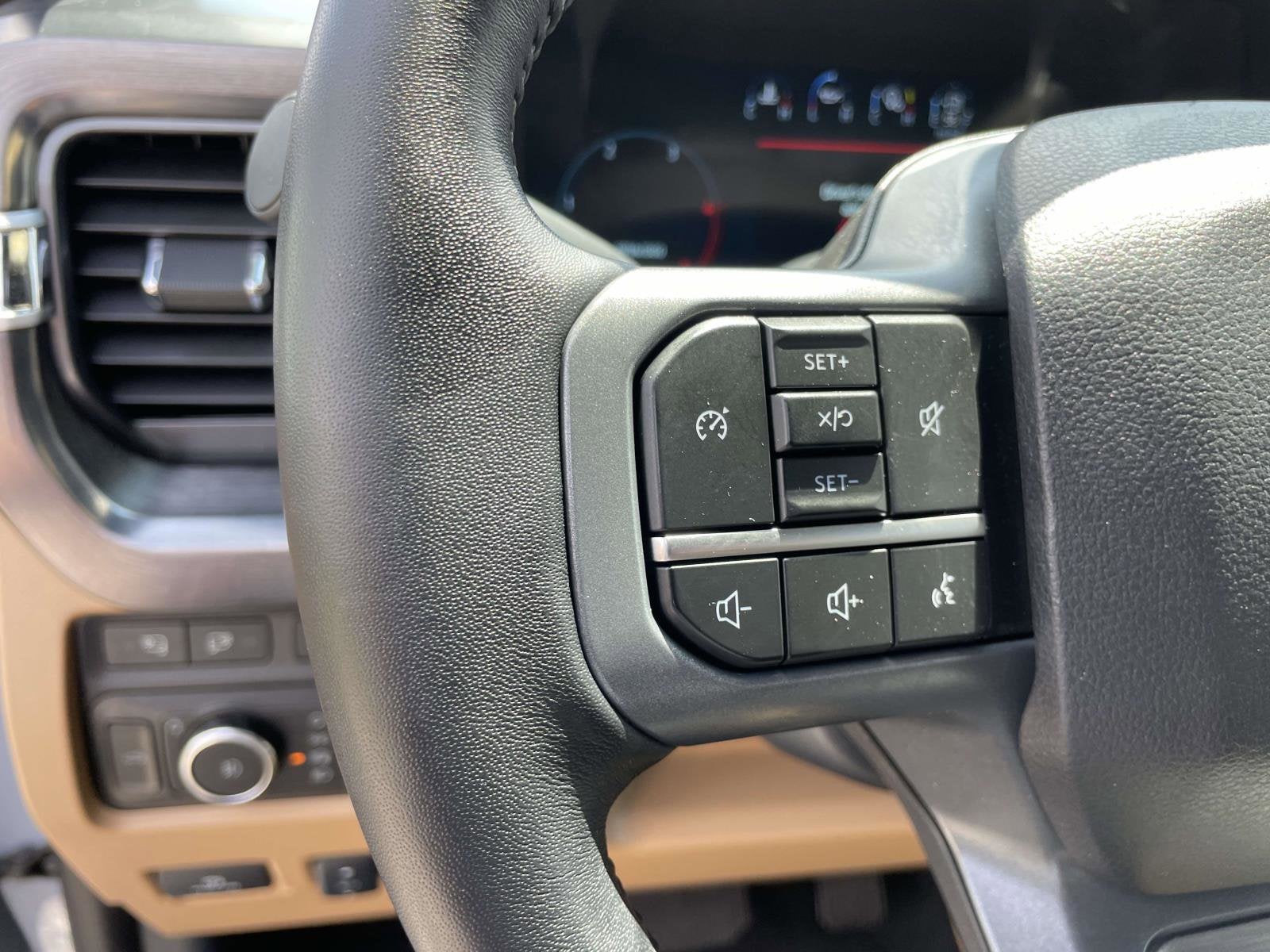 2024 Ford Super Duty F-350 SRW TRUCK