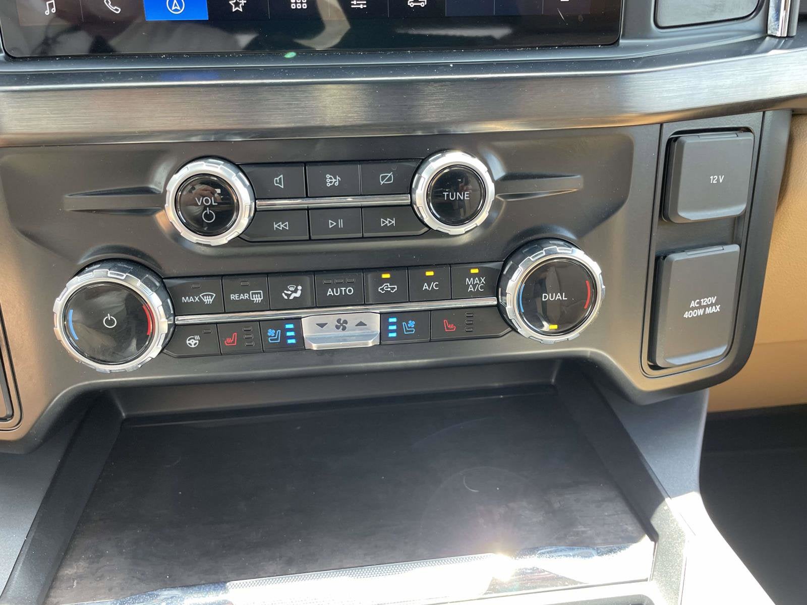 2024 Ford Super Duty F-350 SRW TRUCK