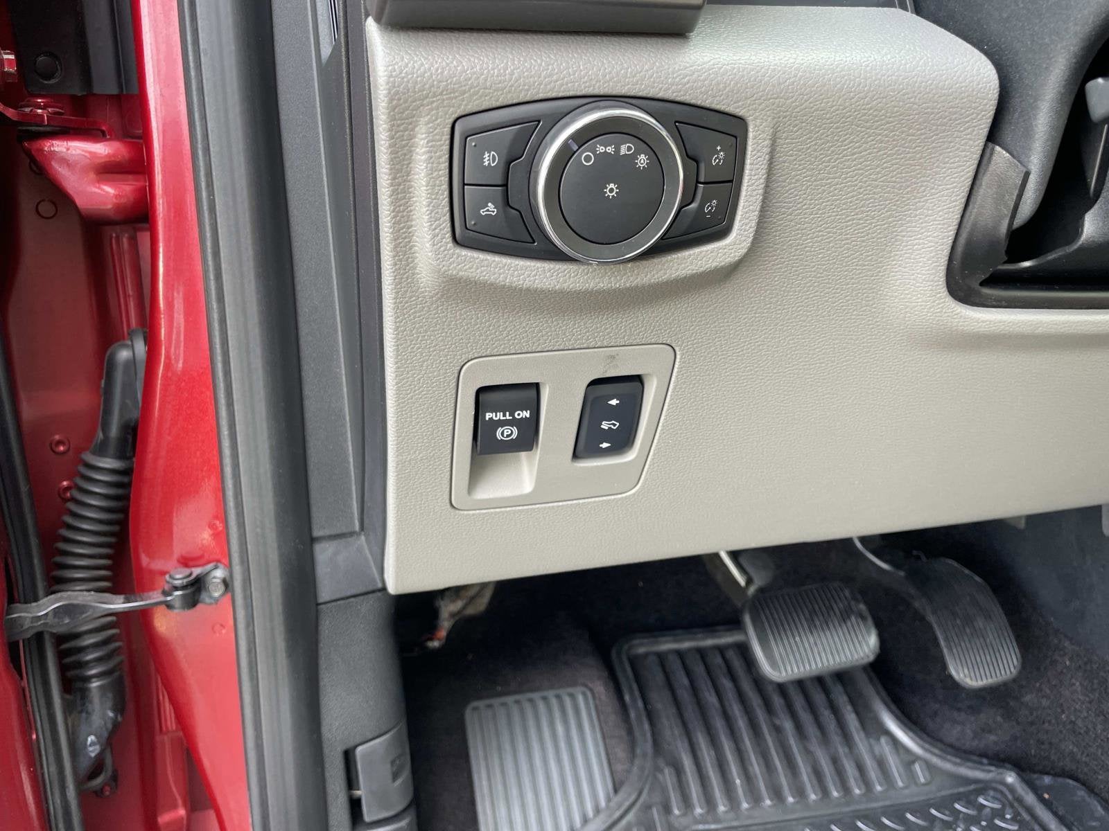 2015 Ford F-150 TRUCK