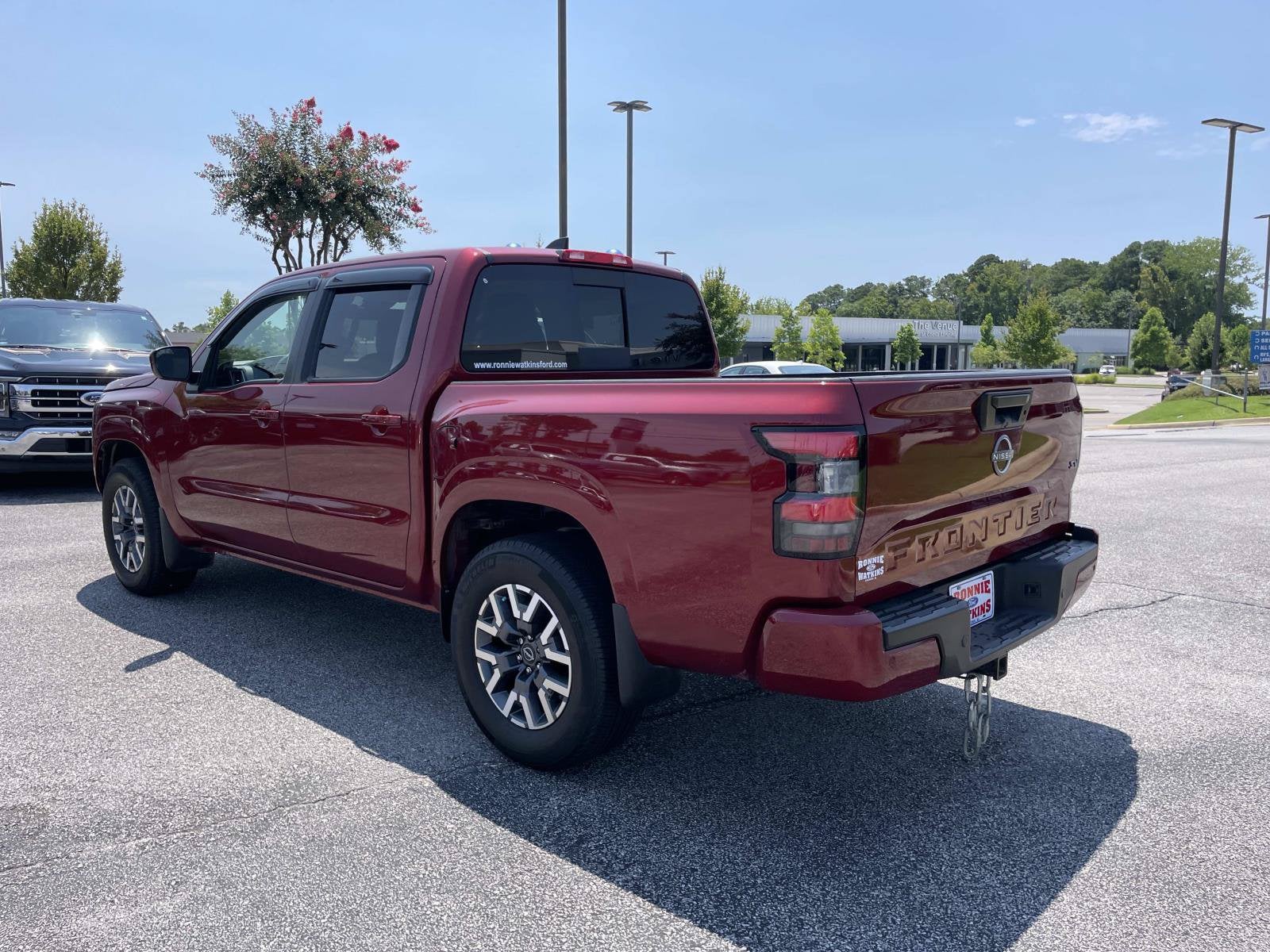 2023 Nissan Frontier SV